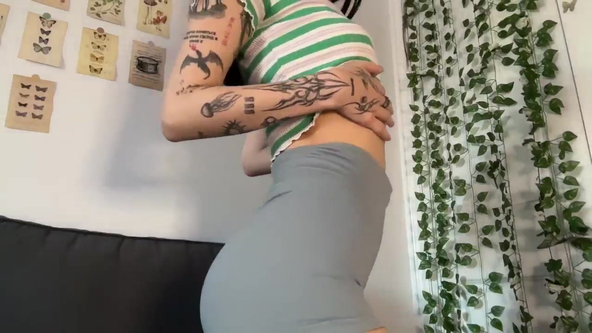 Gallery image thumbnail from mayflowwer's myfreecams stream on, 09/15/2024, 22:04 image 15 of 20