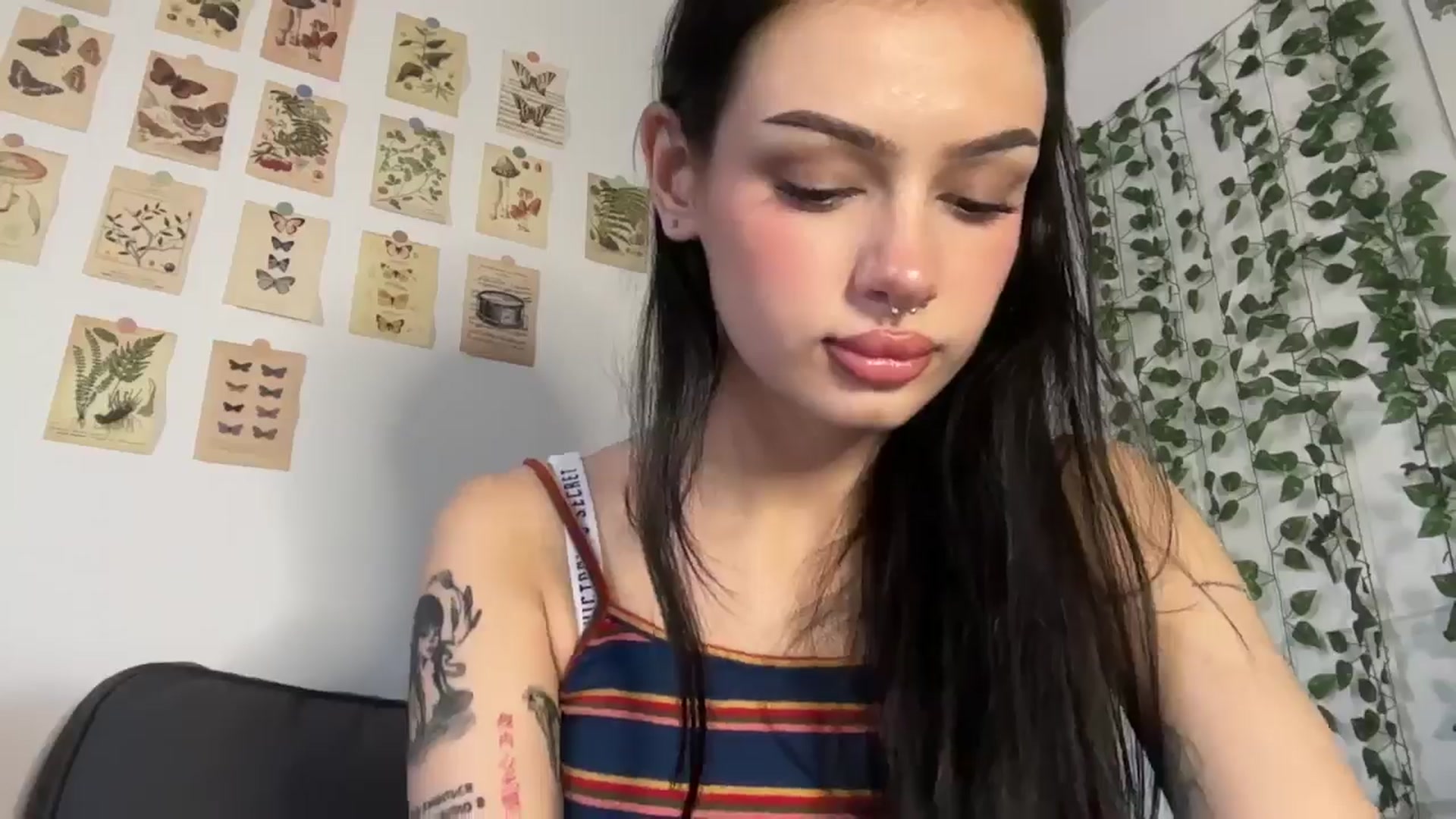 Gallery image thumbnail from mayflowwer's myfreecams stream on, 09/18/2024, 21:44 image 6 of 20