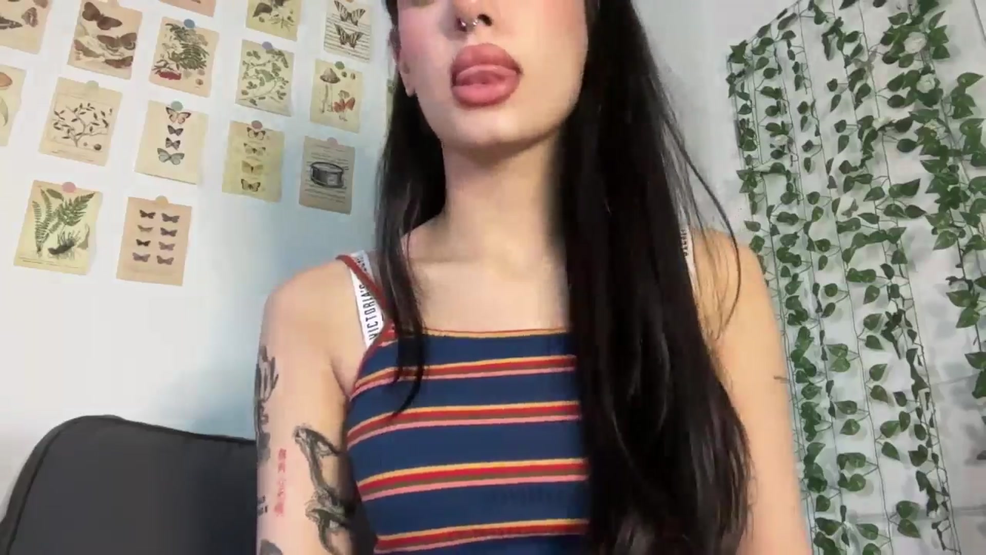 Gallery image thumbnail from mayflowwer's myfreecams stream on, 09/18/2024, 21:44 image 17 of 20