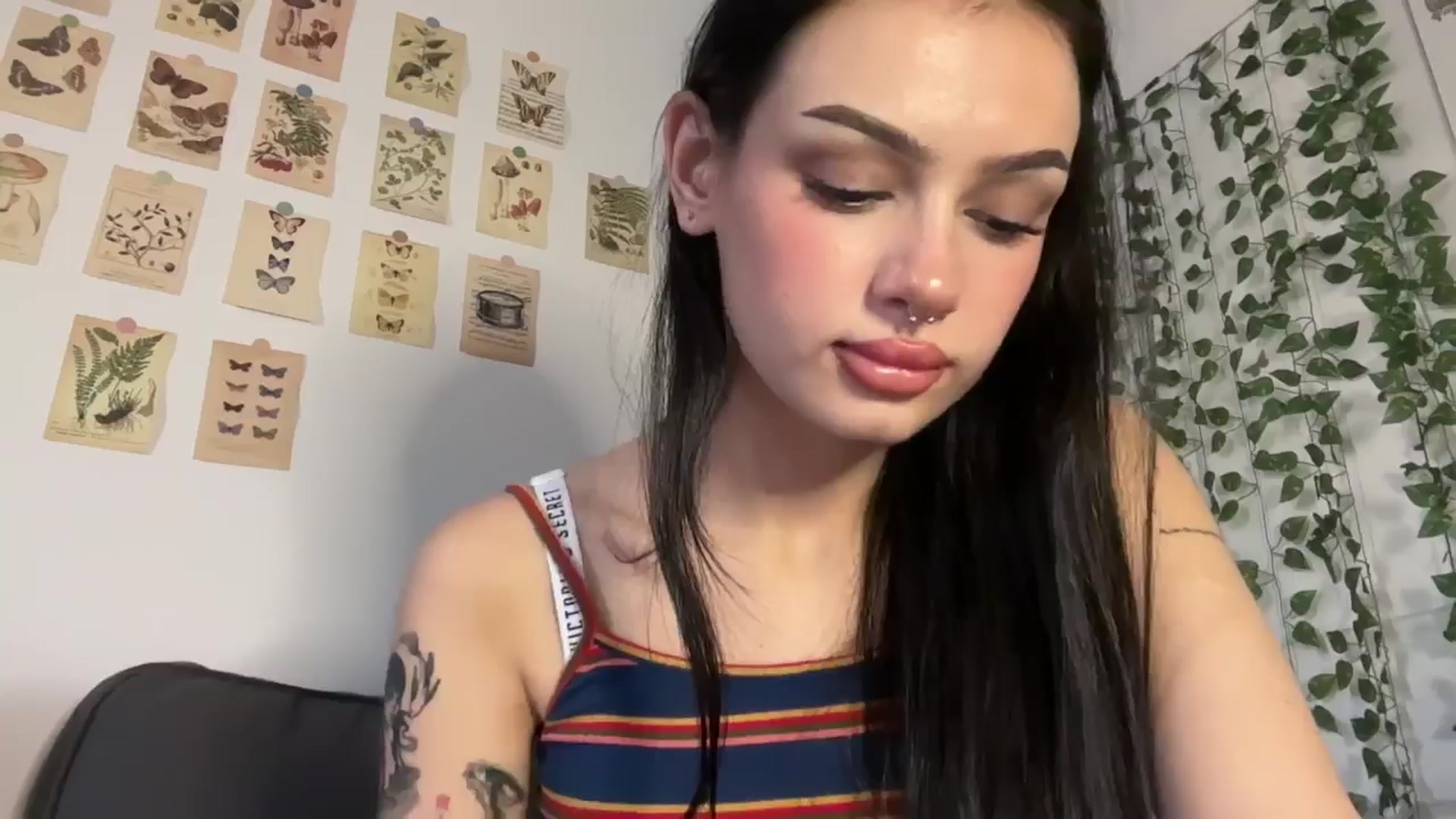 Gallery image thumbnail from mayflowwer's myfreecams stream on, 09/18/2024, 21:44 image 7 of 20