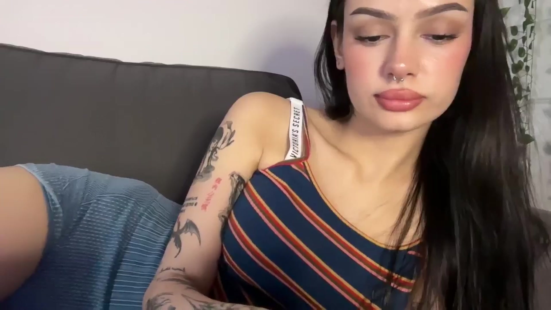 Gallery image thumbnail from mayflowwer's myfreecams stream on, 09/18/2024, 23:00 image 2 of 20