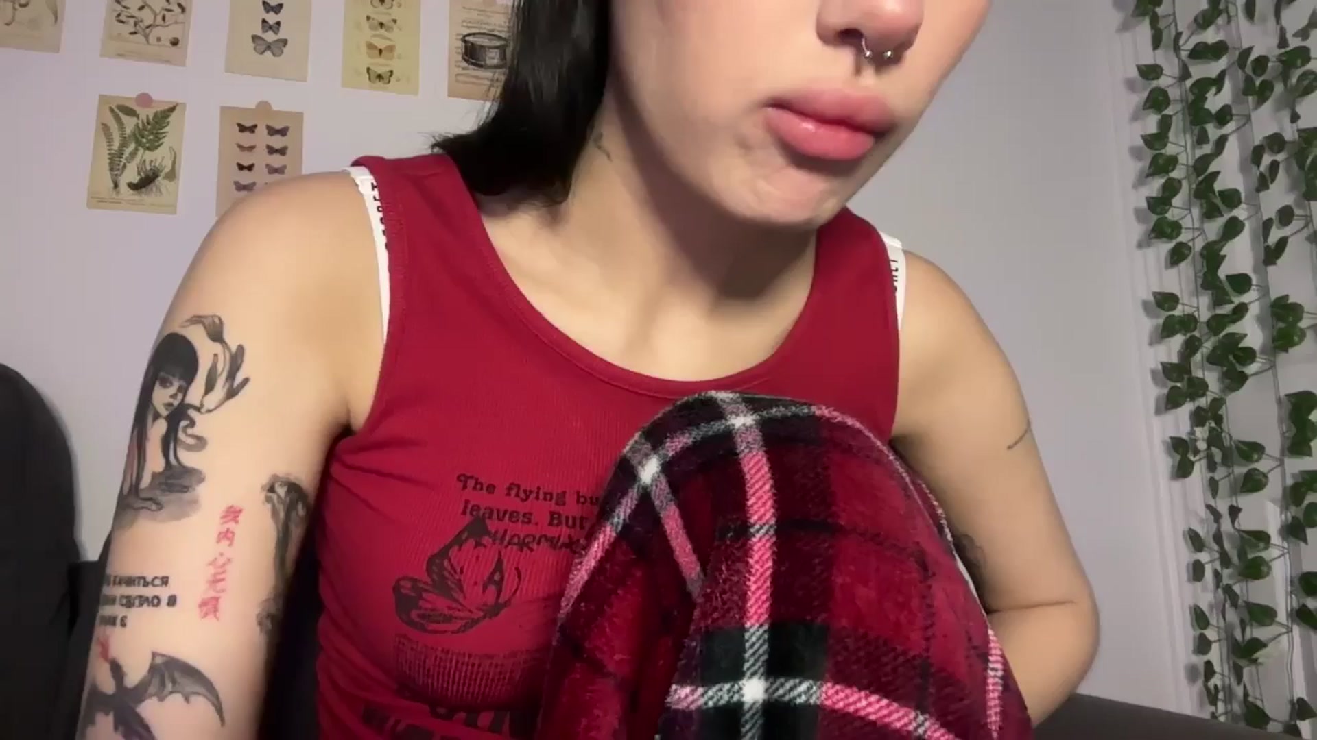 Gallery image thumbnail from mayflowwer's myfreecams stream on, 10/22/2024, 04:26 image 1 of 20