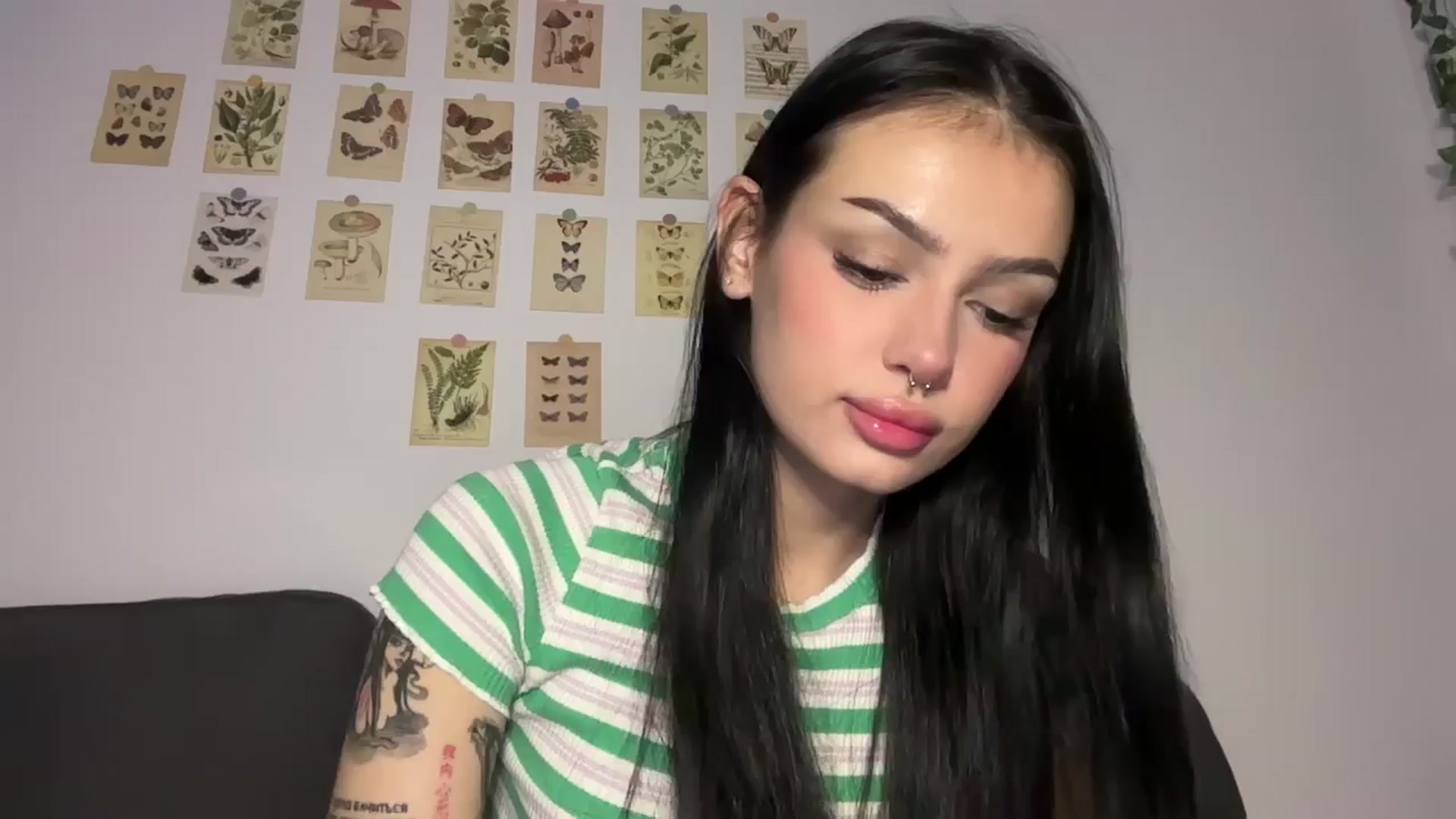 Gallery image thumbnail from mayflowwer's myfreecams stream on, 10/22/2024, 23:46 image 1 of 20