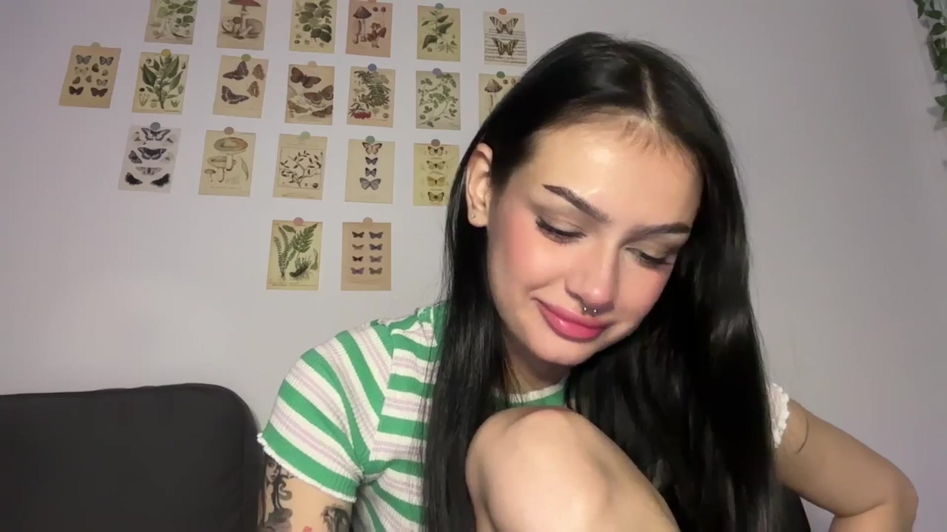 Gallery image thumbnail from mayflowwer's myfreecams stream on, 10/22/2024, 23:46 image 11 of 20