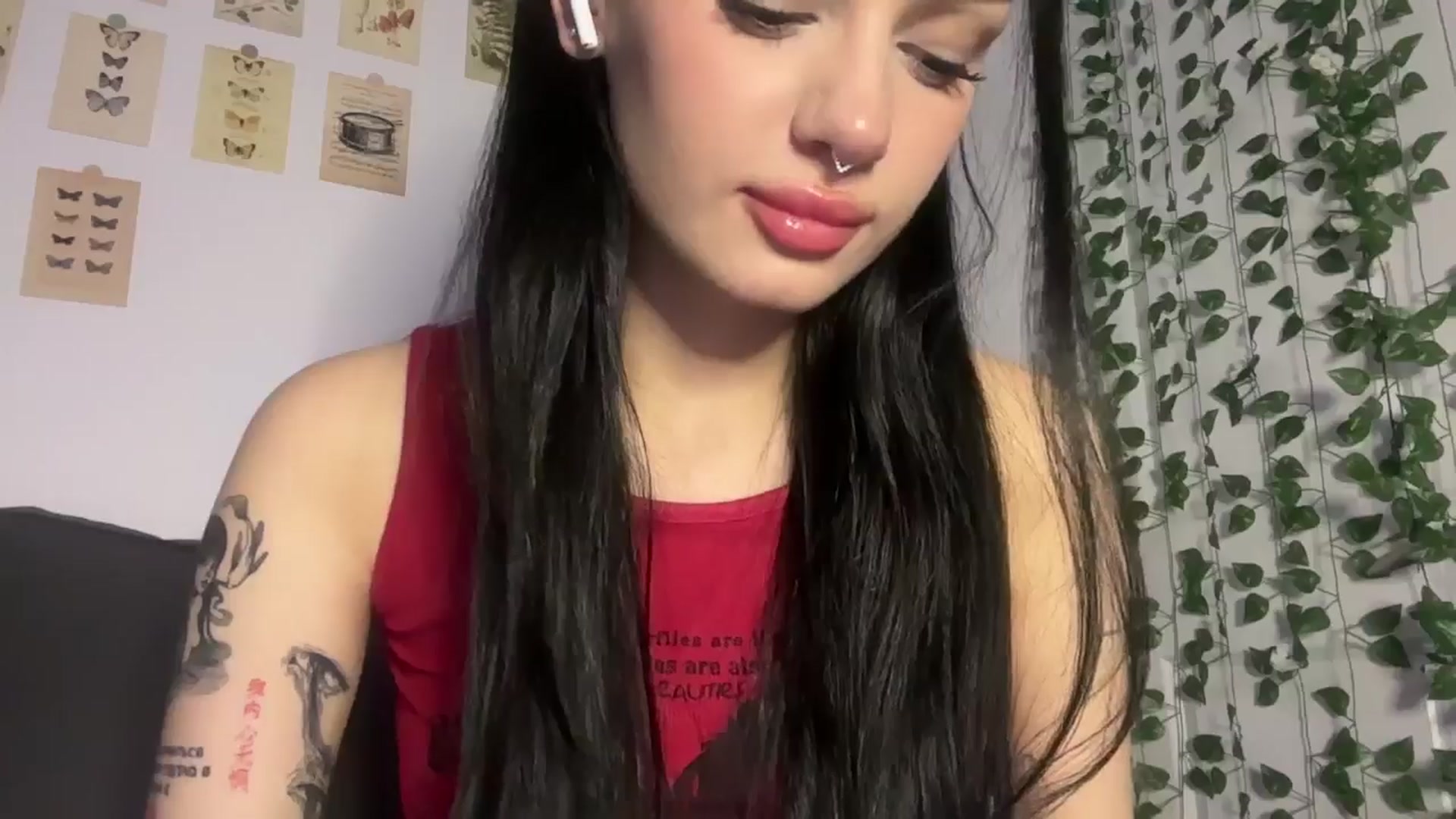 Gallery image thumbnail from mayflowwer's myfreecams stream on, 10/31/2024, 07:38 image 13 of 20