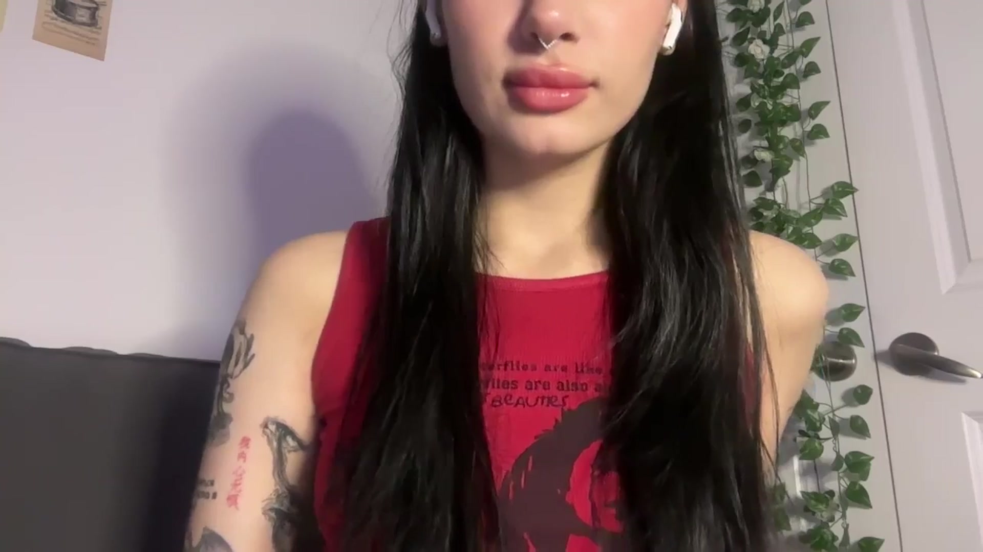 Gallery image thumbnail from mayflowwer's myfreecams stream on, 10/31/2024, 07:38 image 19 of 20