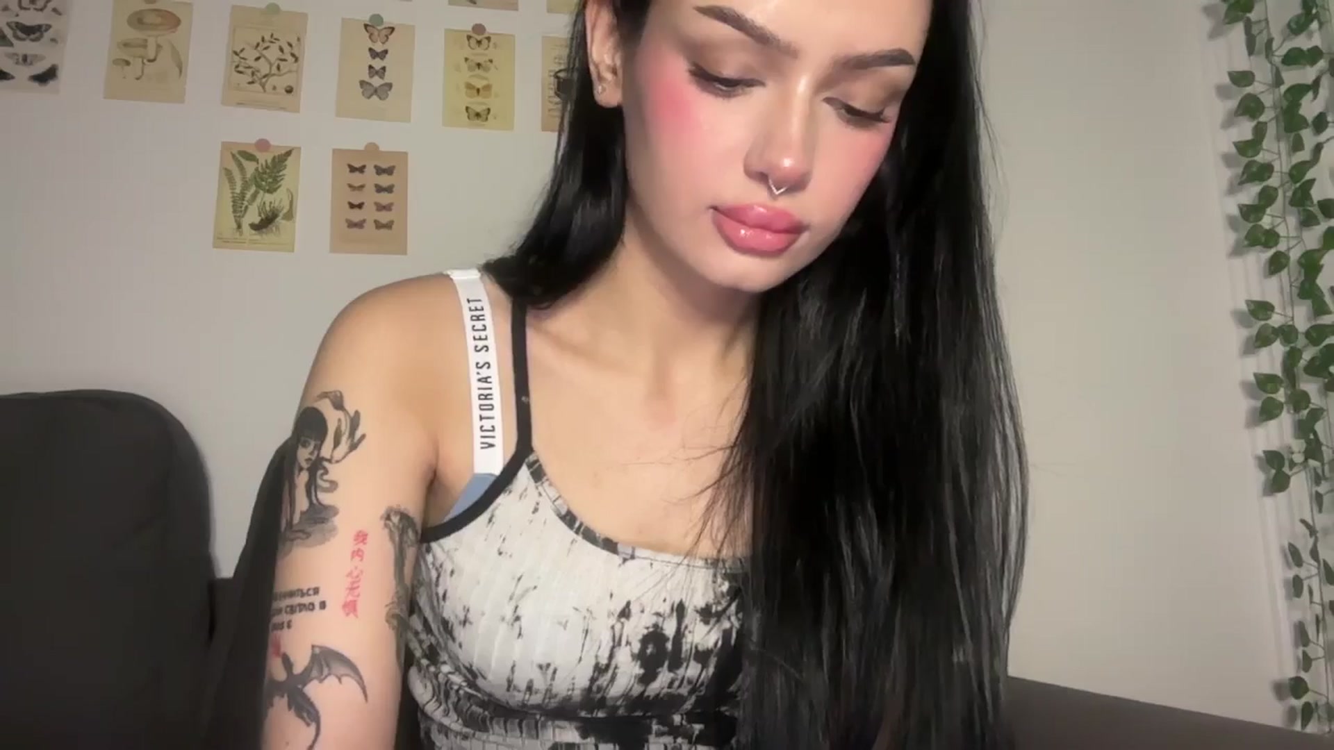 Gallery image thumbnail from mayflowwer's myfreecams stream on, 11/12/2024, 24:00 image 6 of 20
