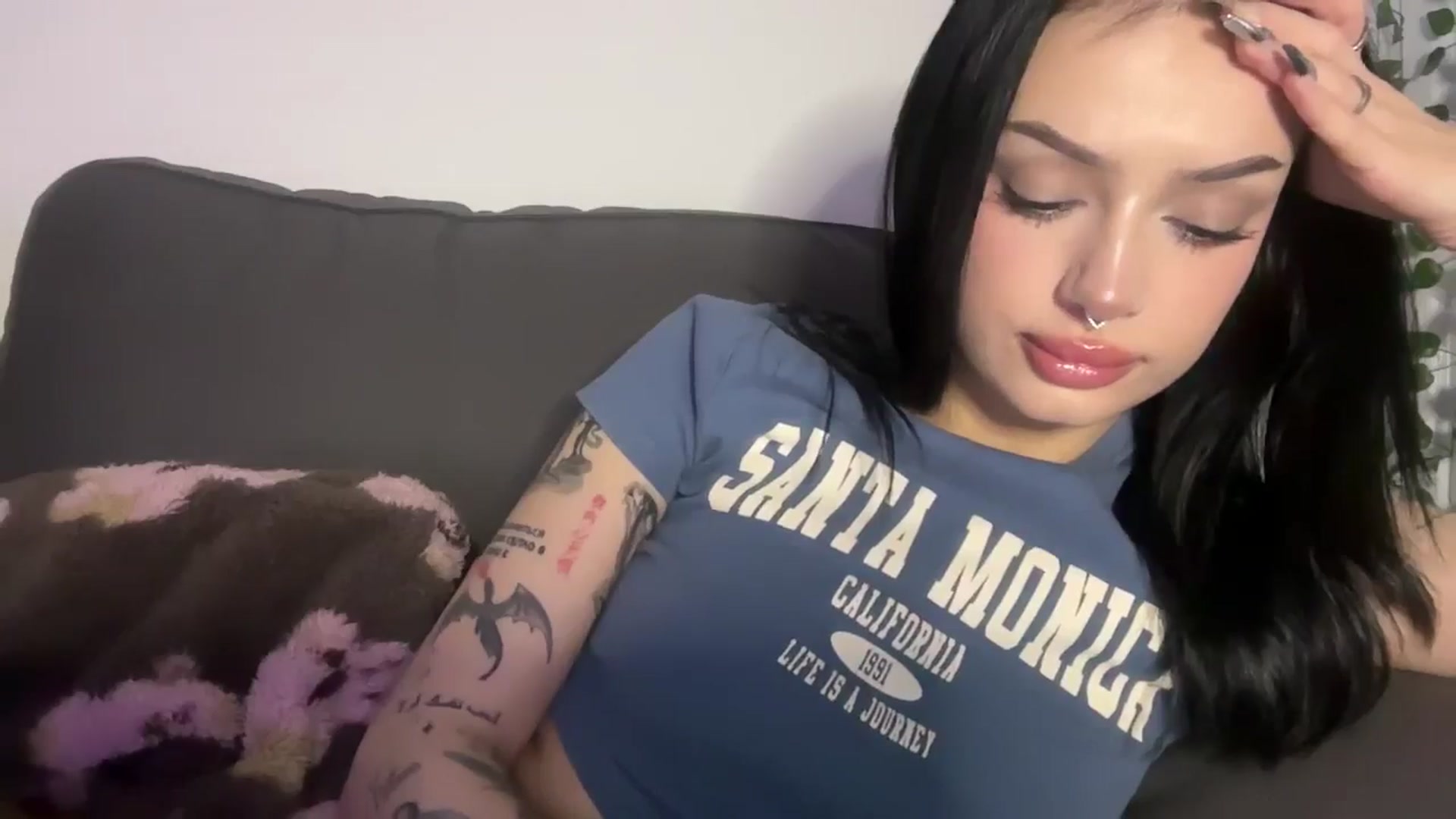 Gallery image thumbnail from mayflowwer's myfreecams stream on, 11/22/2024, 06:46 image 11 of 20