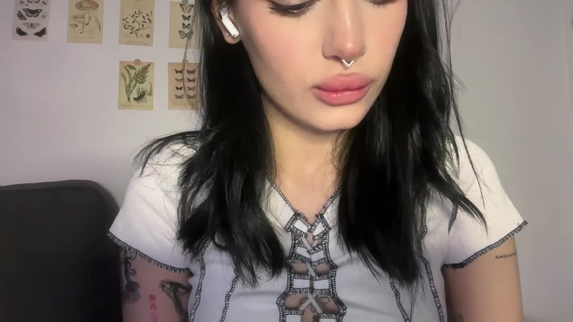 Gallery image thumbnail from mayflowwer's myfreecams stream on, 11/25/2024, 06:53 image 8 of 20
