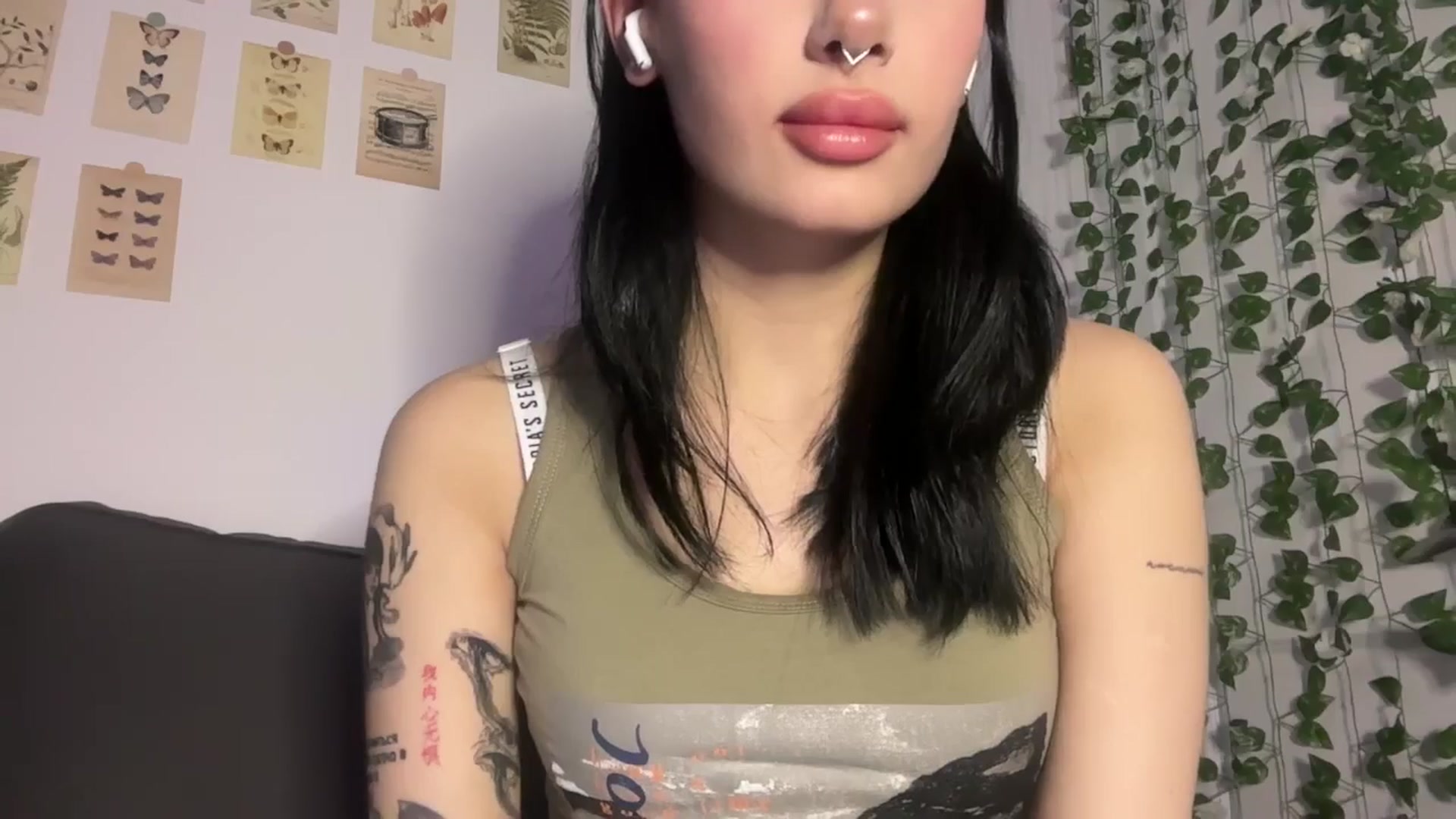 Gallery image thumbnail from mayflowwer's myfreecams stream on, 11/26/2024, 06:43 image 12 of 20