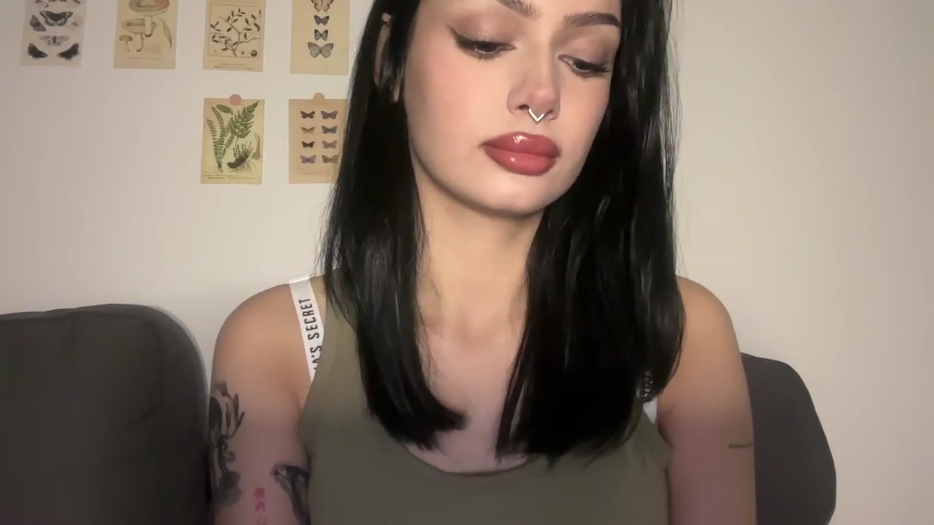 Gallery image thumbnail from mayflowwer's myfreecams stream on, 11/27/2024, 01:22 image 2 of 20