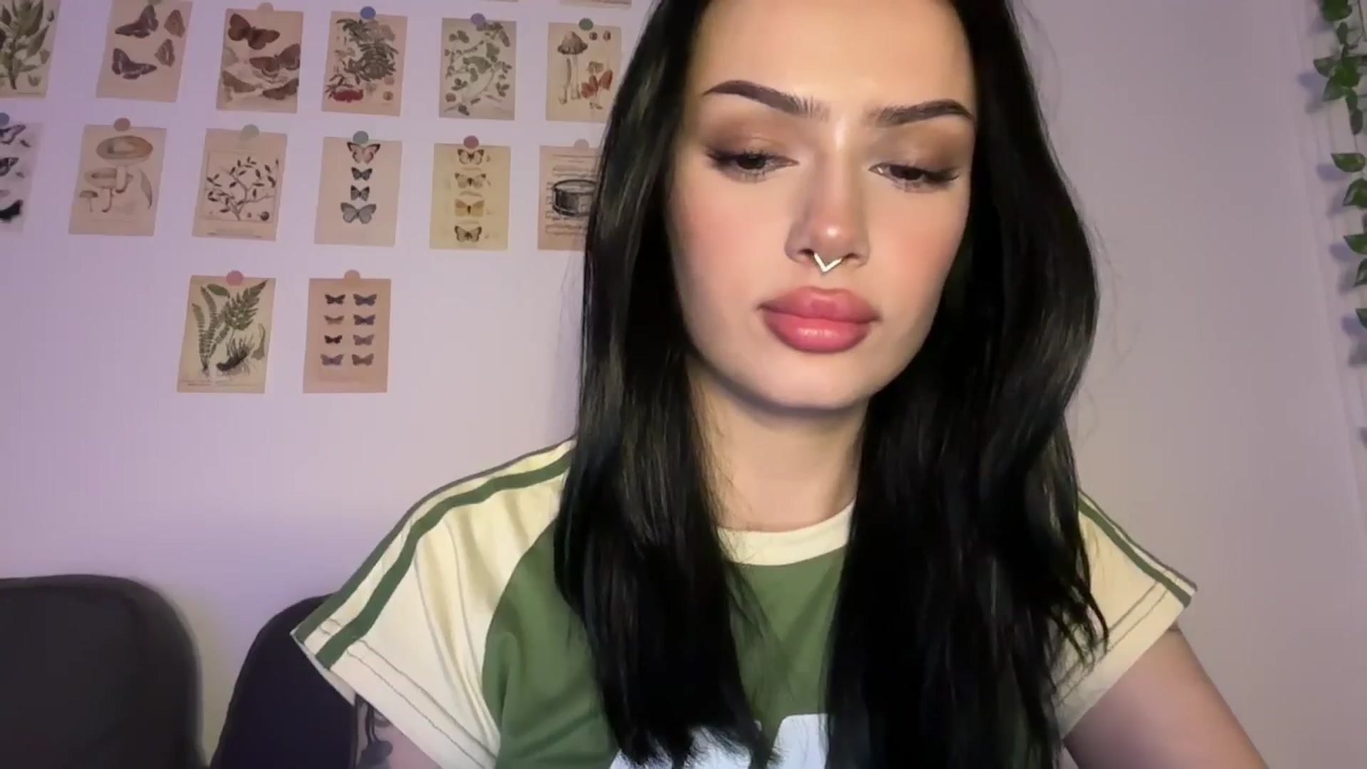Gallery image thumbnail from mayflowwer's myfreecams stream on, 12/18/2024, 07:46 image 12 of 20