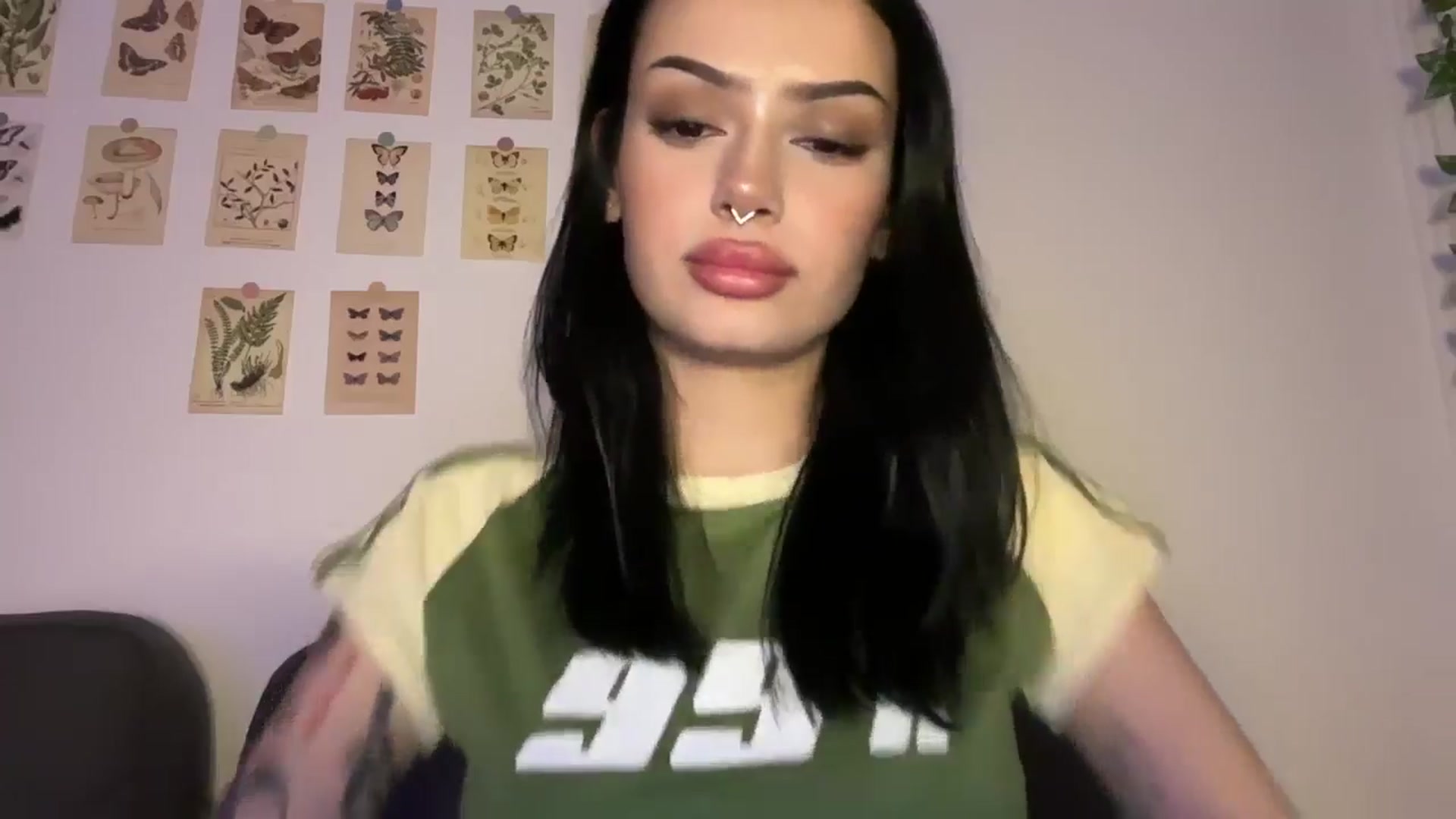 Gallery image thumbnail from mayflowwer's myfreecams stream on, 12/18/2024, 07:46 image 14 of 20
