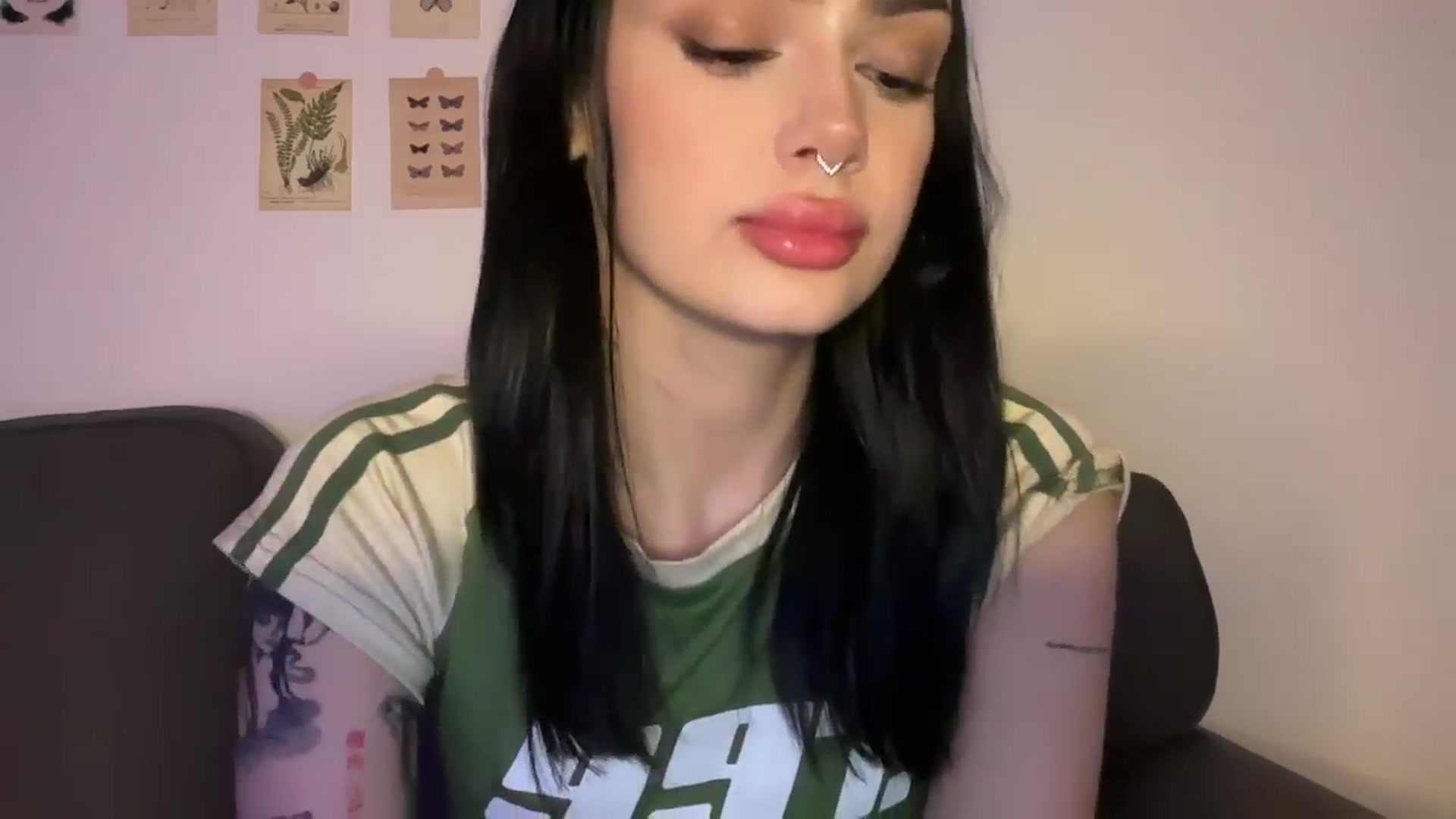 Gallery image thumbnail from mayflowwer's myfreecams stream on, 12/18/2024, 08:30 image 6 of 20