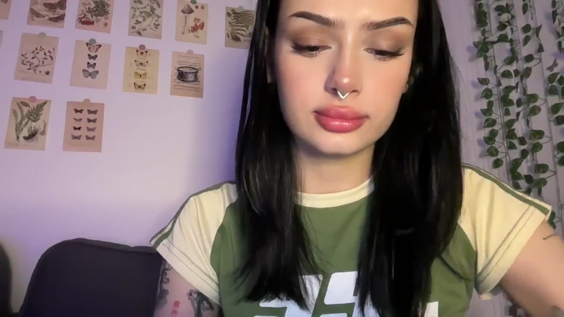 Gallery image thumbnail from mayflowwer's myfreecams stream on, 12/18/2024, 08:30 image 19 of 20