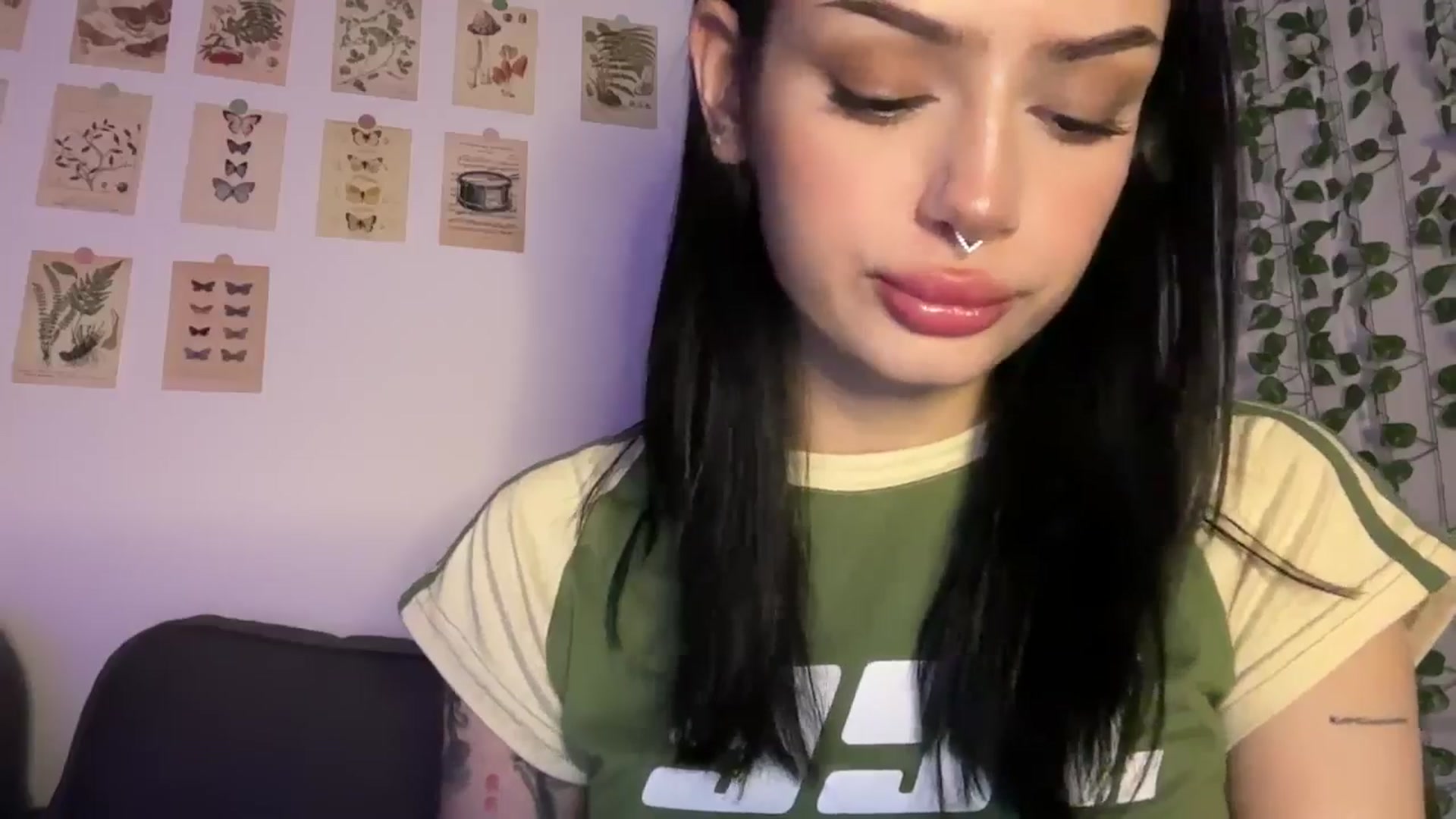 Gallery image thumbnail from mayflowwer's myfreecams stream on, 12/18/2024, 08:30 image 14 of 20