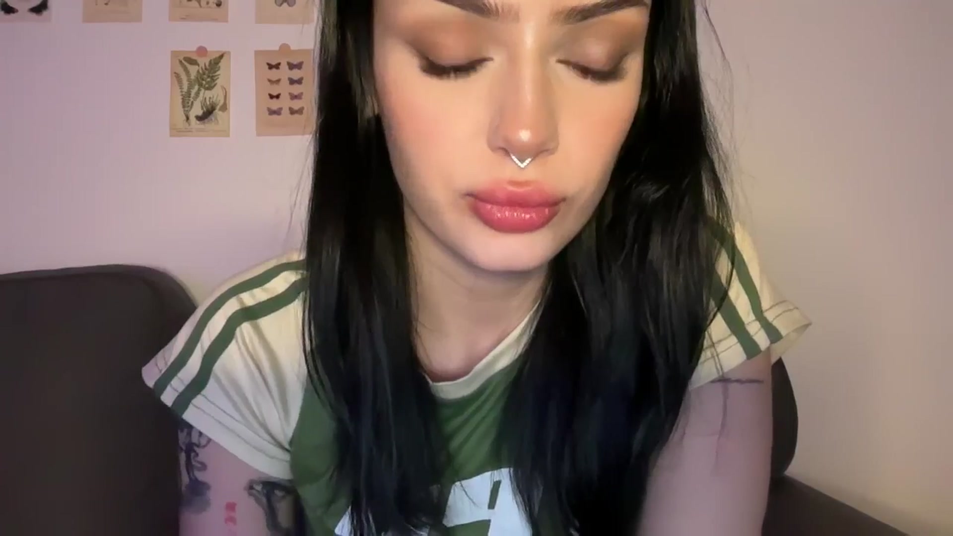 Gallery image thumbnail from mayflowwer's myfreecams stream on, 12/18/2024, 08:30 image 8 of 20
