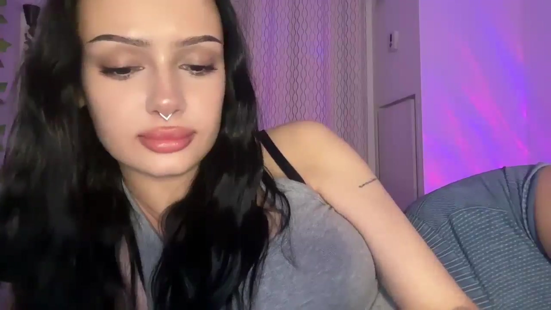 Gallery image thumbnail from mayflowwer's myfreecams stream on, 03/04/2025, 07:05 image 2 of 20