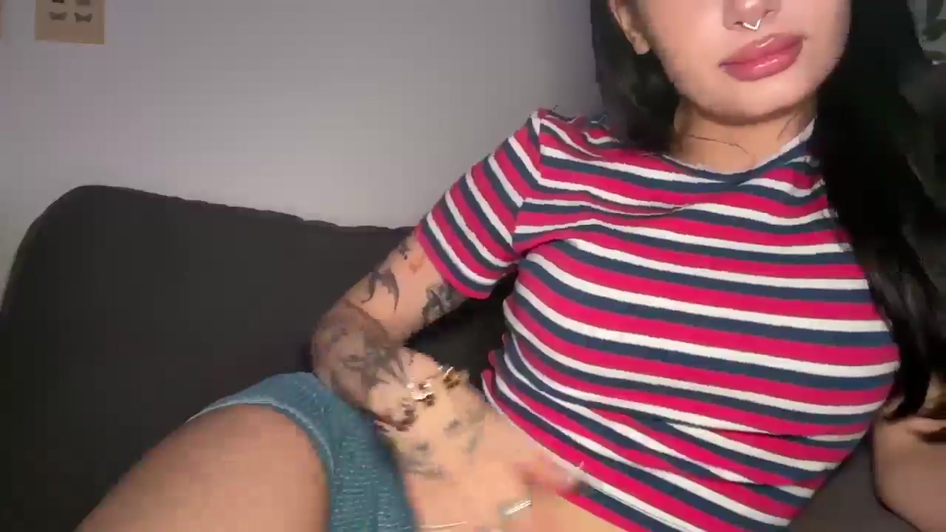 Gallery image thumbnail from mayflowwer's myfreecams stream on, 06/25/2025, 06:50 image 7 of 20