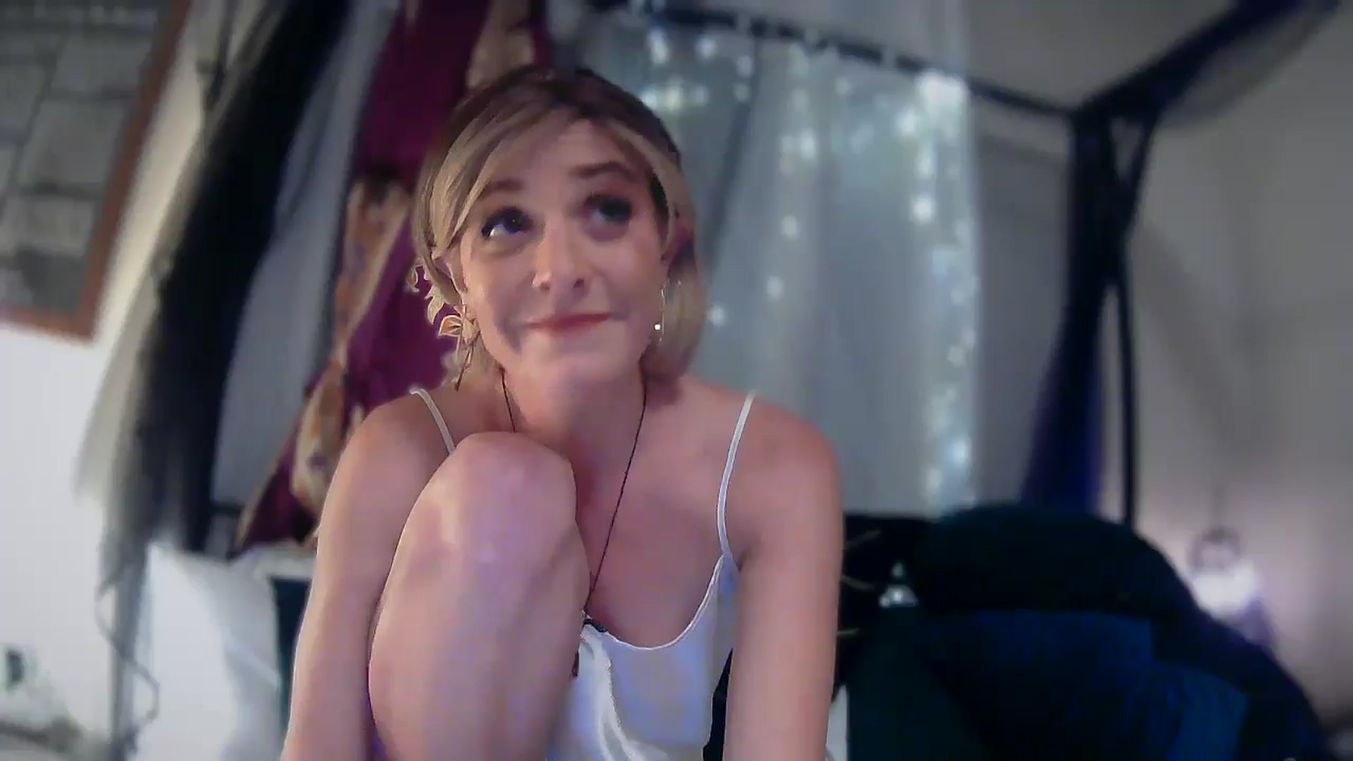 Gallery image thumbnail from maythegr8ness's myfreecams stream on, 09/21/2024, 10:19 image 14 of 20