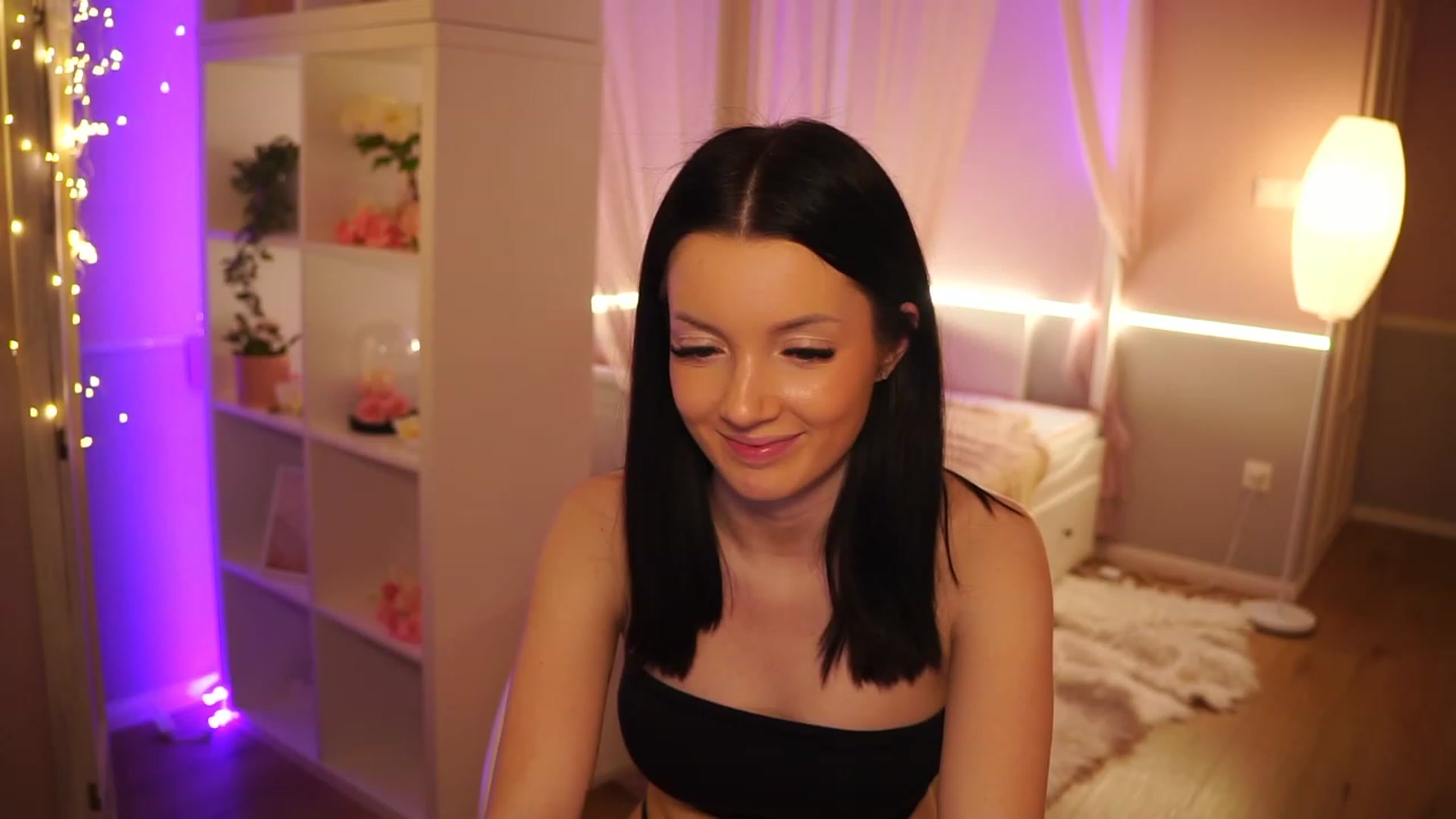 Gallery image thumbnail from mayya__'s myfreecams stream on, 04/08/2023, 16:32 image 18 of 20