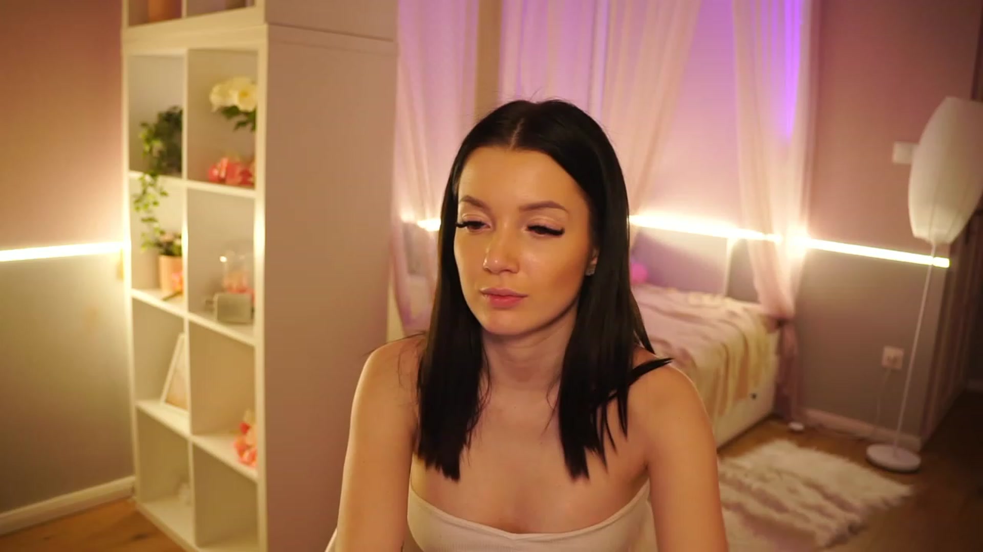 Gallery image thumbnail from mayya__'s myfreecams stream on, 04/13/2023, 24:46 image 20 of 20