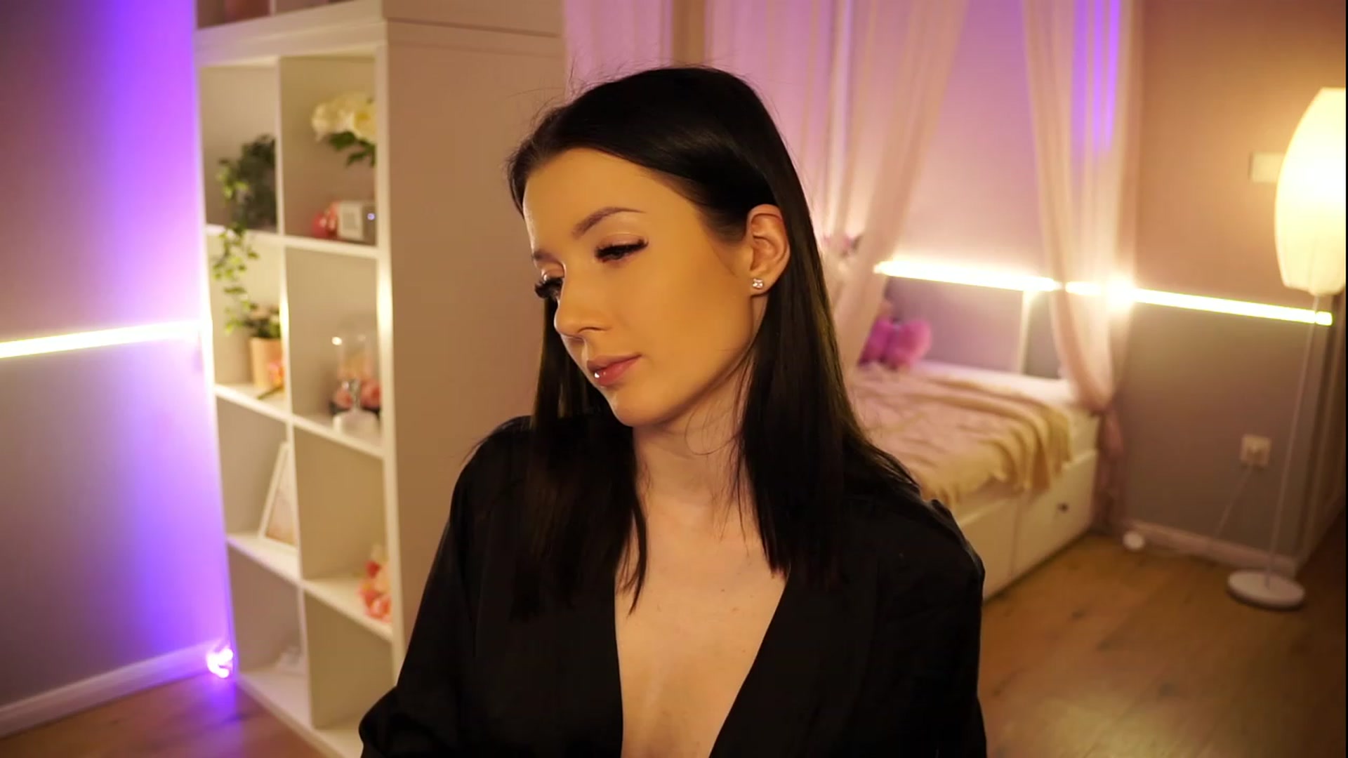 Gallery image thumbnail from mayya__'s myfreecams stream on, 04/16/2023, 19:33 image 10 of 20