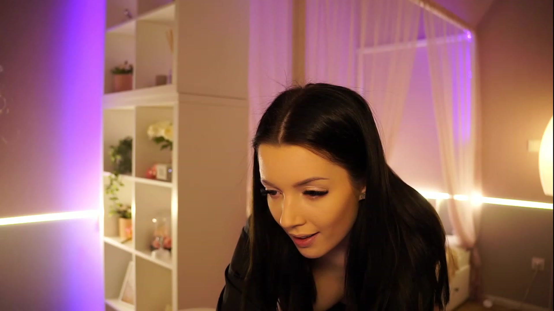 Gallery image thumbnail from mayya__'s myfreecams stream on, 04/16/2023, 19:33 image 2 of 20