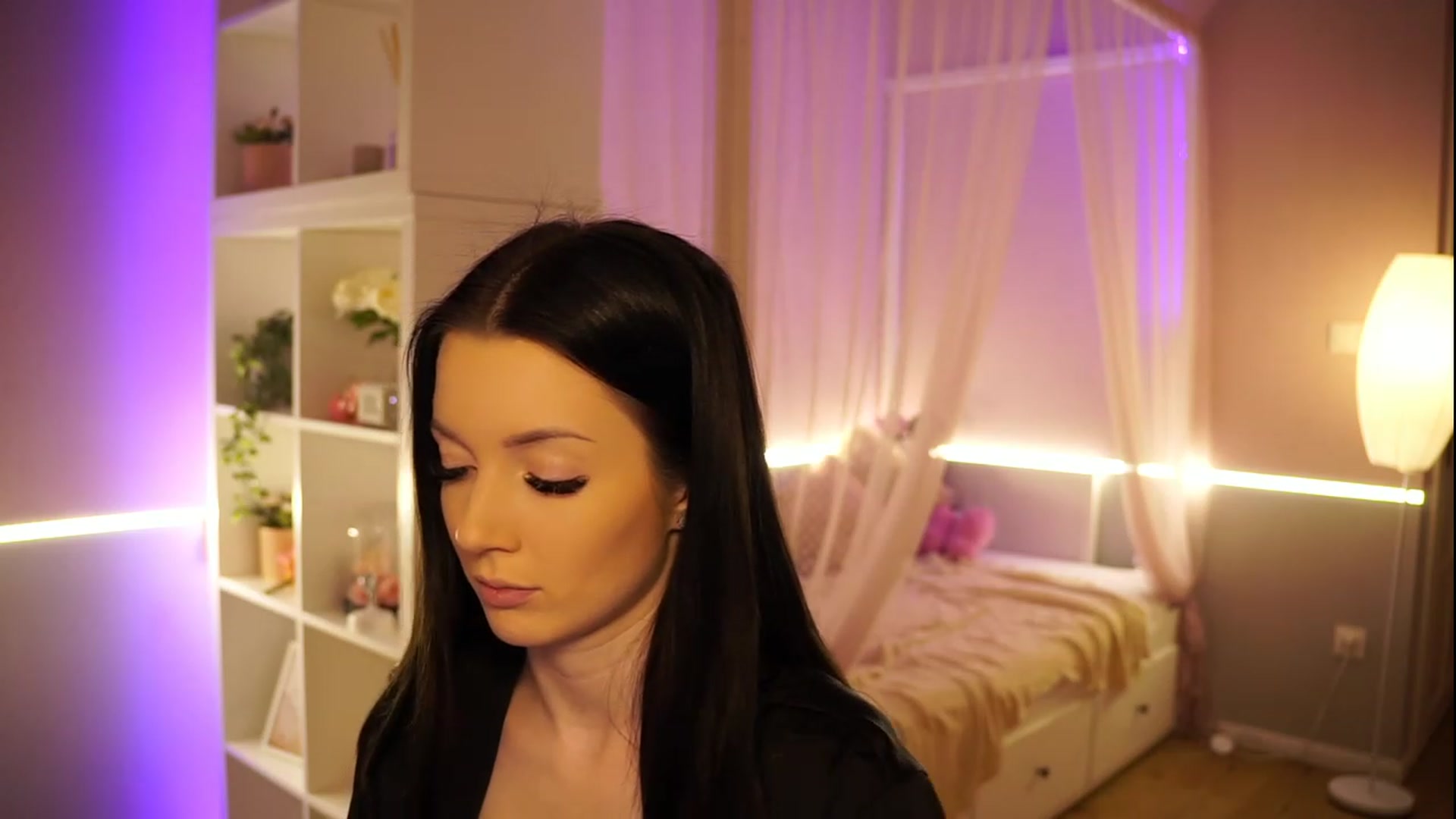 Gallery image thumbnail from mayya__'s myfreecams stream on, 04/16/2023, 19:33 image 12 of 20