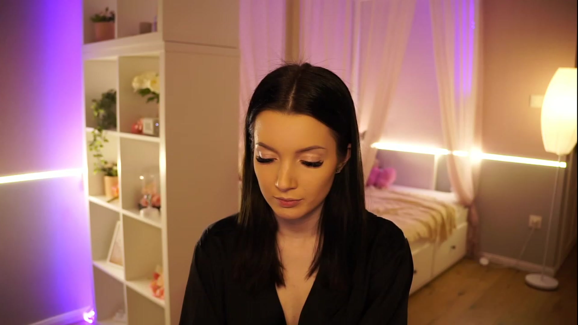 Gallery image thumbnail from mayya__'s myfreecams stream on, 04/16/2023, 21:16 image 13 of 20