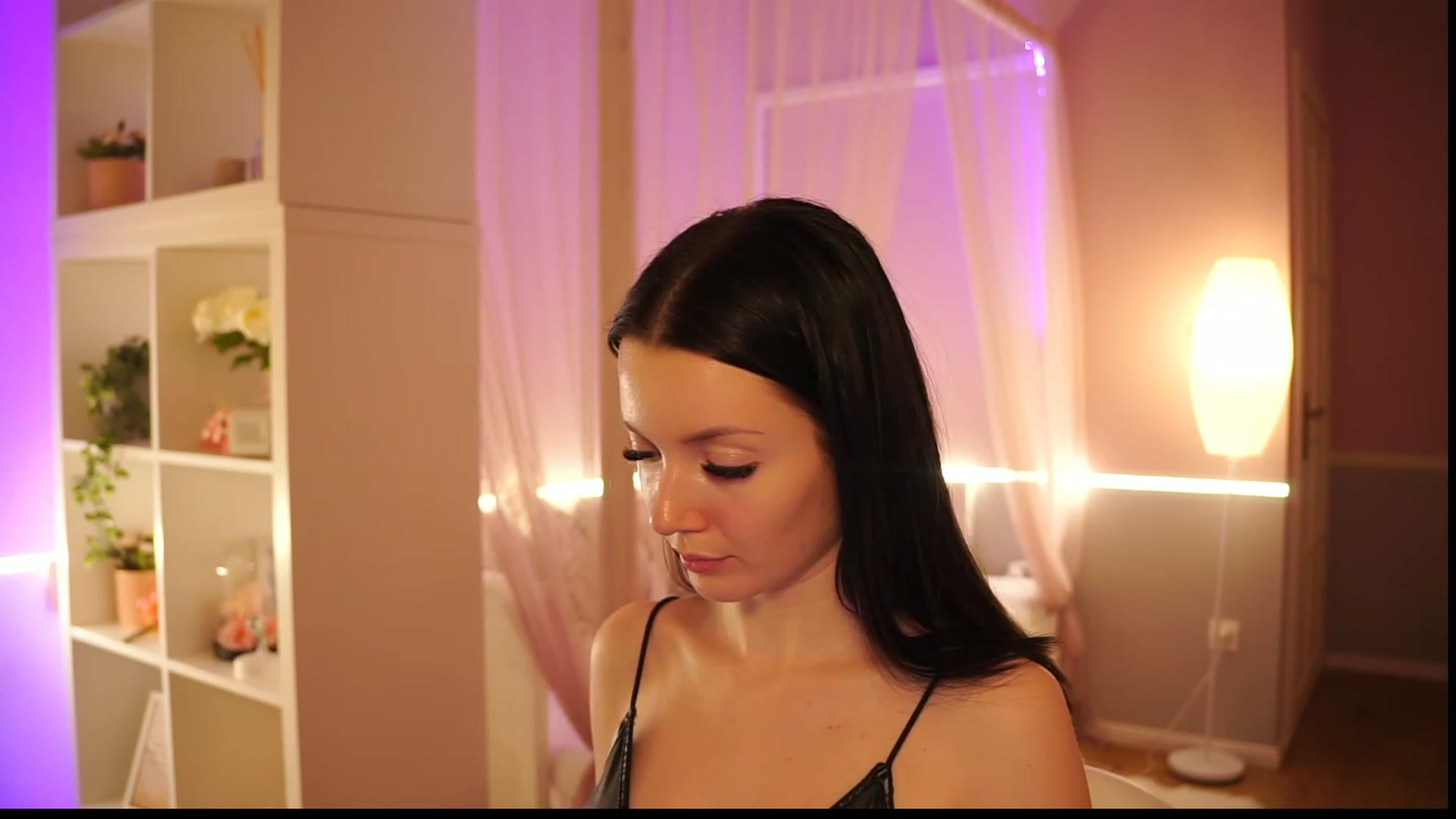 Gallery image thumbnail from mayya__'s myfreecams stream on, 04/18/2023, 21:54 image 11 of 20