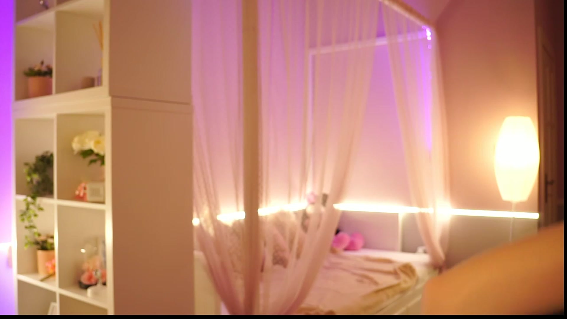 Gallery image thumbnail from mayya__'s myfreecams stream on, 04/18/2023, 21:54 image 6 of 20