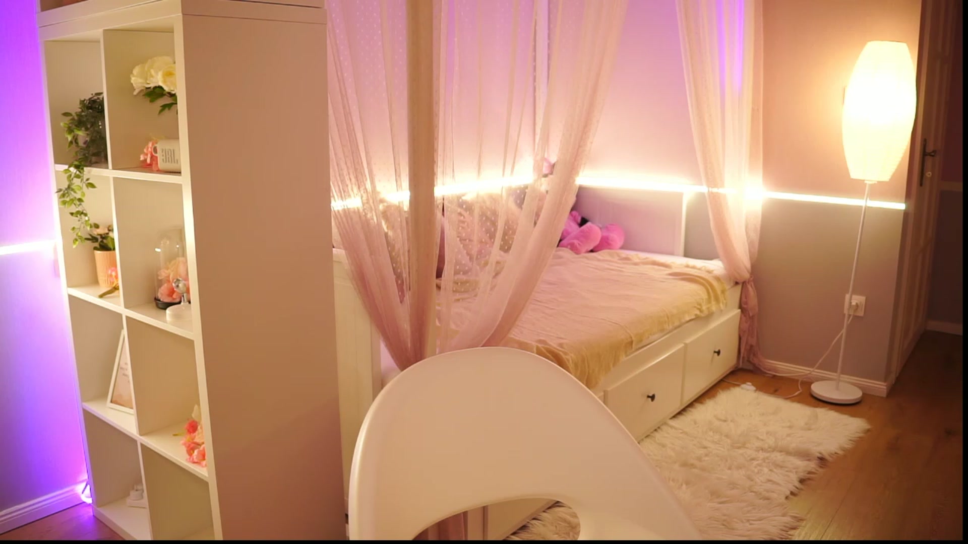 Gallery image thumbnail from mayya__'s myfreecams stream on, 04/20/2023, 19:06 image 17 of 20