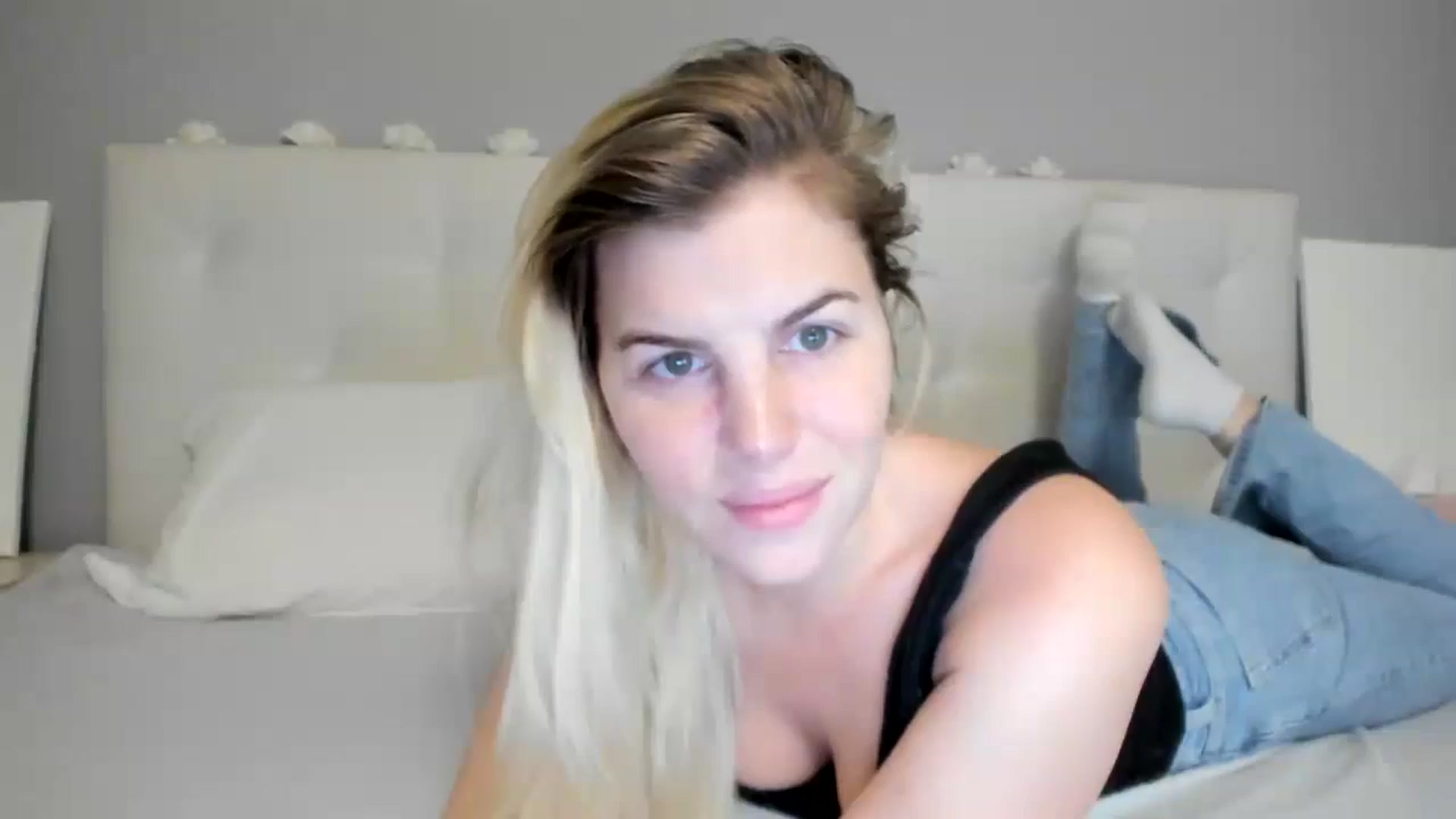 Gallery image thumbnail from mckenziekat's myfreecams stream on, 12/10/2024, 11:10 image 5 of 20