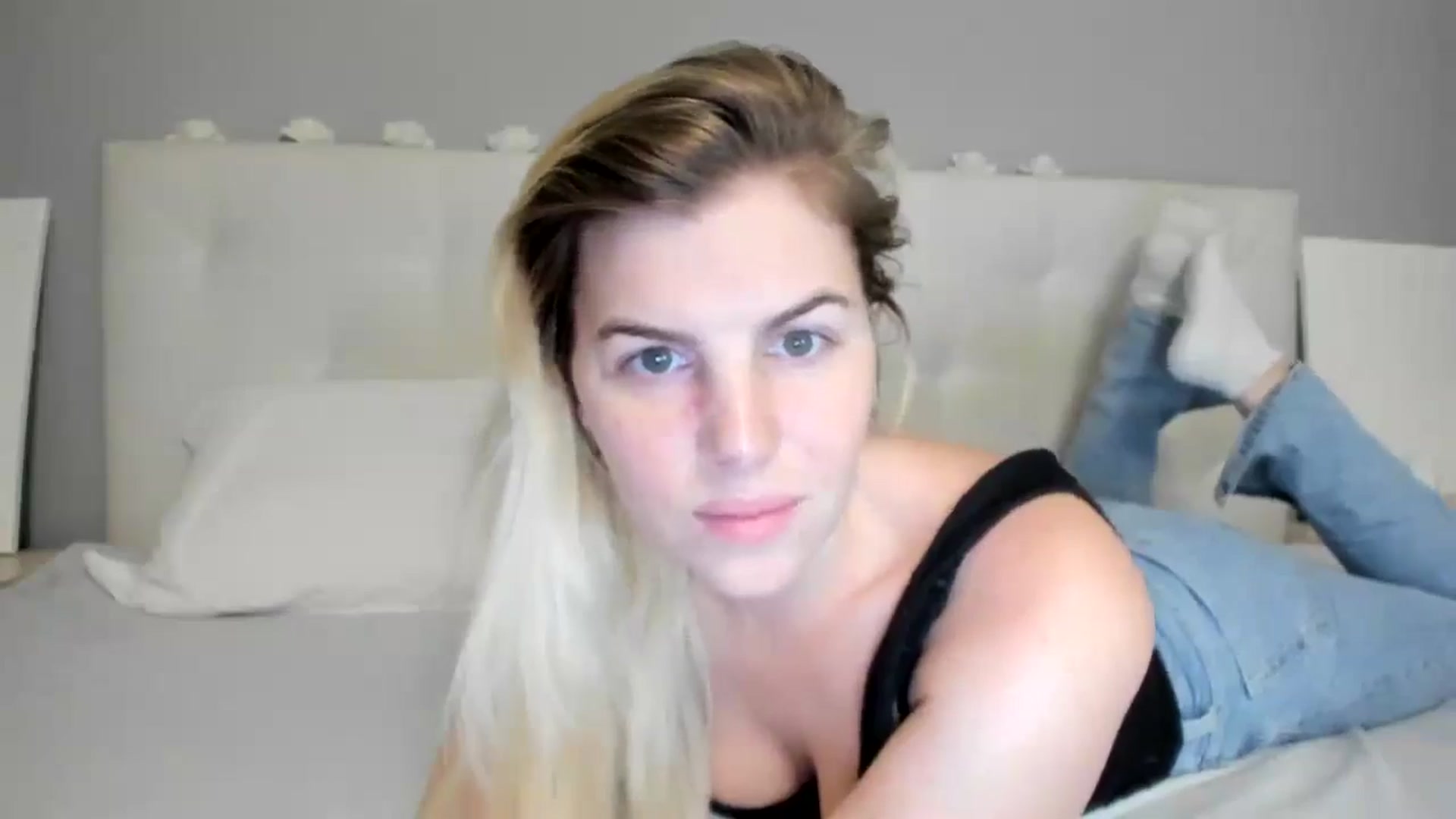 Gallery image thumbnail from mckenziekat's myfreecams stream on, 12/10/2024, 11:10 image 4 of 20