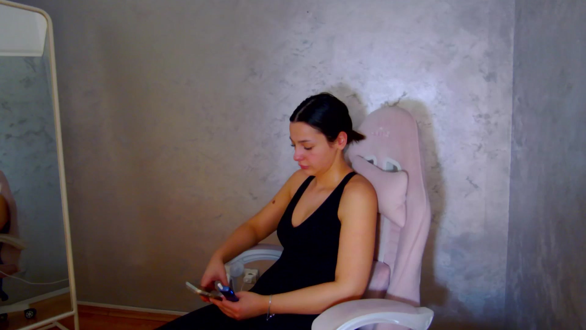 Gallery image thumbnail from meliiis_'s myfreecams stream on, 03/09/2026, 19:27 image 13 of 20