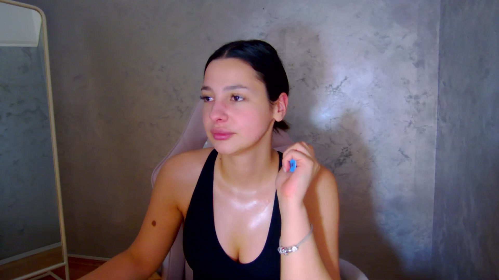 Gallery image thumbnail from meliiis_'s myfreecams stream on, 03/09/2026, 19:27 image 15 of 20