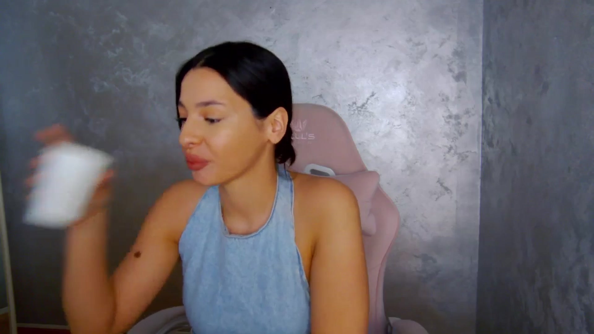 Gallery image thumbnail from meliiis_'s myfreecams stream on, 03/10/2026, 16:08 image 18 of 20