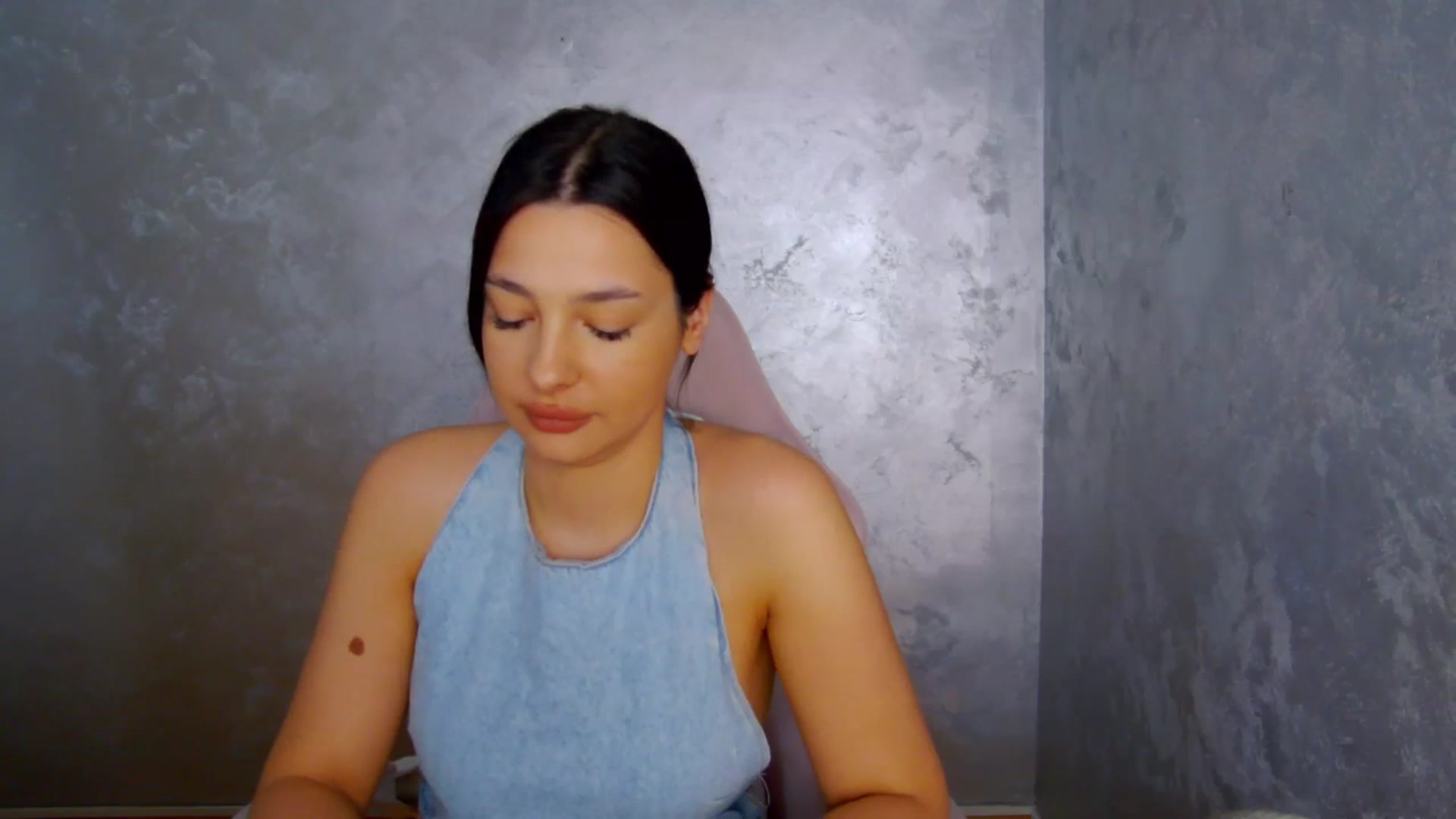 Gallery image thumbnail from meliiis_'s myfreecams stream on, 03/10/2026, 16:08 image 12 of 20