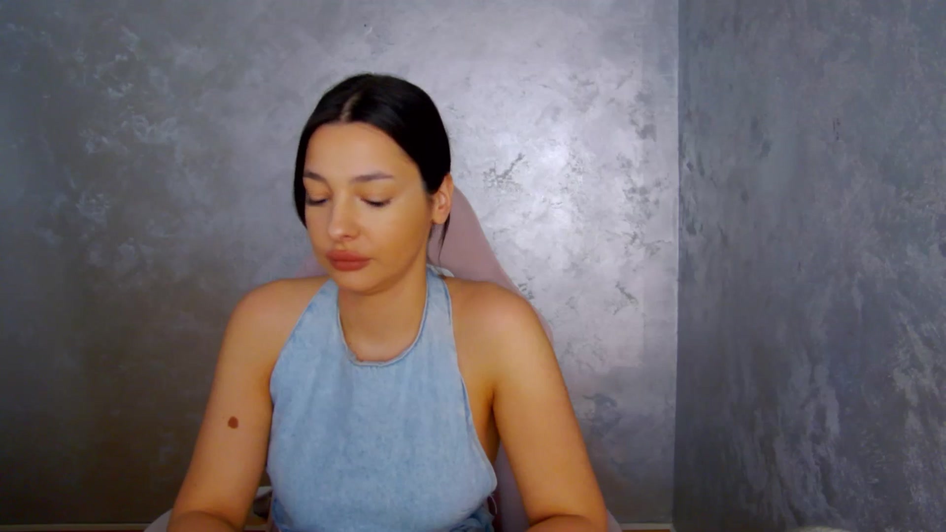 Gallery image thumbnail from meliiis_'s myfreecams stream on, 03/10/2026, 16:08 image 10 of 20