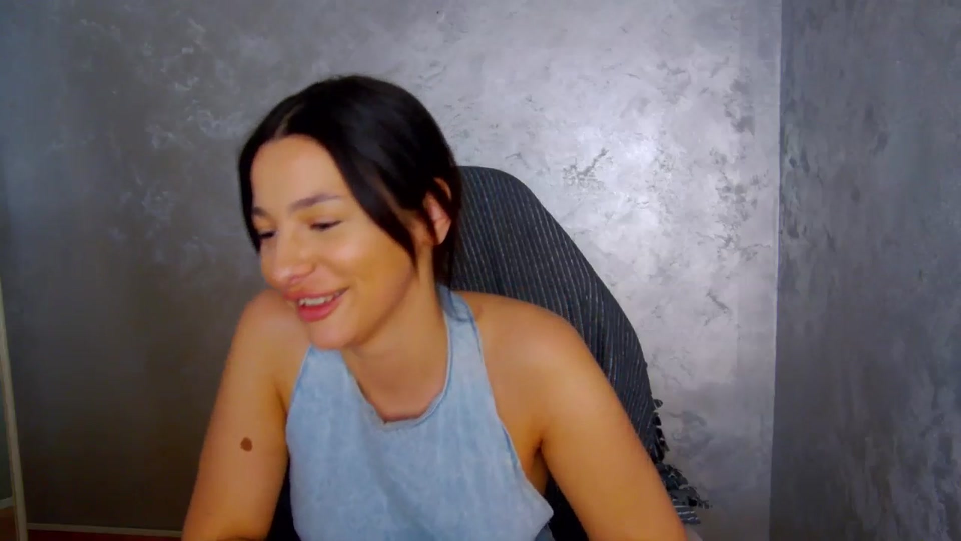Gallery image thumbnail from meliiis_'s myfreecams stream on, 03/10/2026, 18:20 image 9 of 20