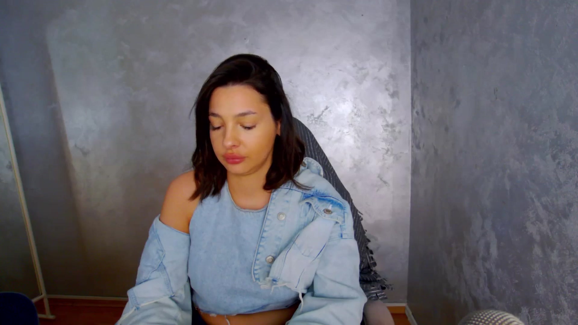 Gallery image thumbnail from meliiis_'s myfreecams stream on, 03/10/2026, 18:20 image 19 of 20
