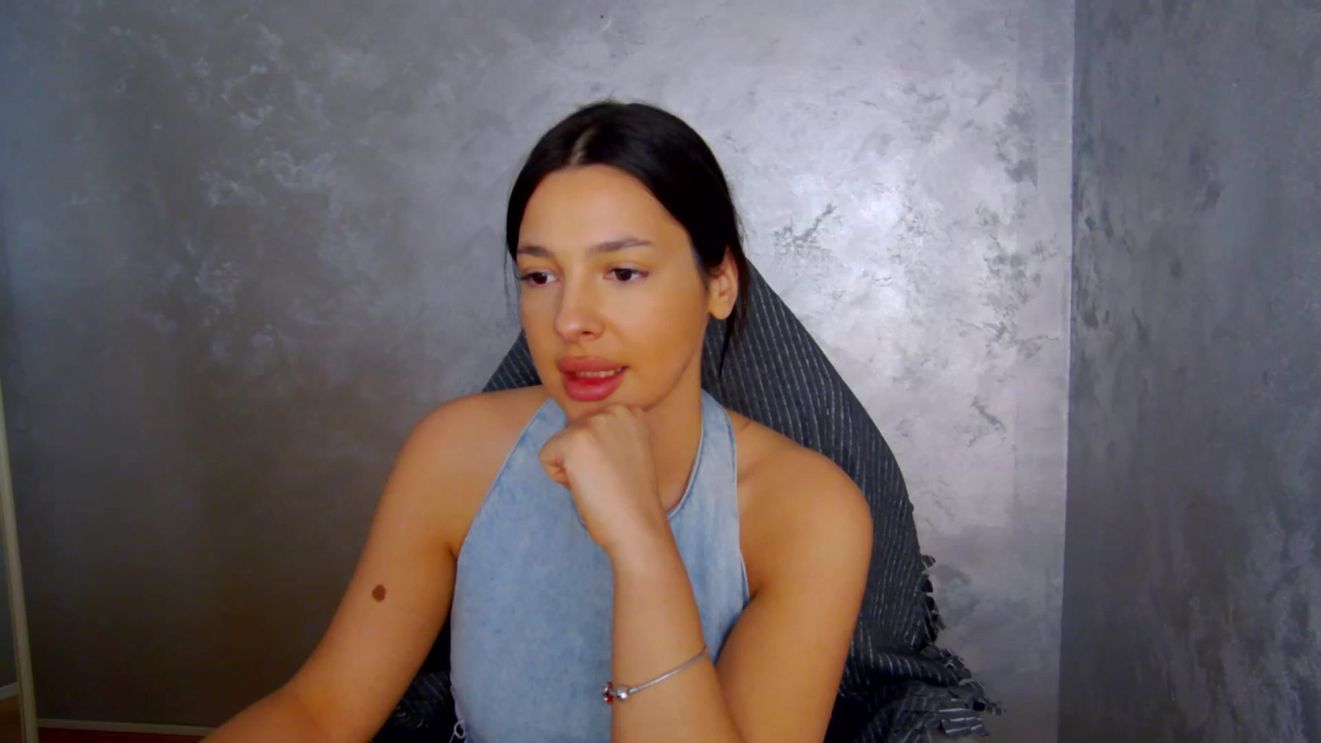 Gallery image thumbnail from meliiis_'s myfreecams stream on, 03/10/2026, 18:20 image 1 of 20