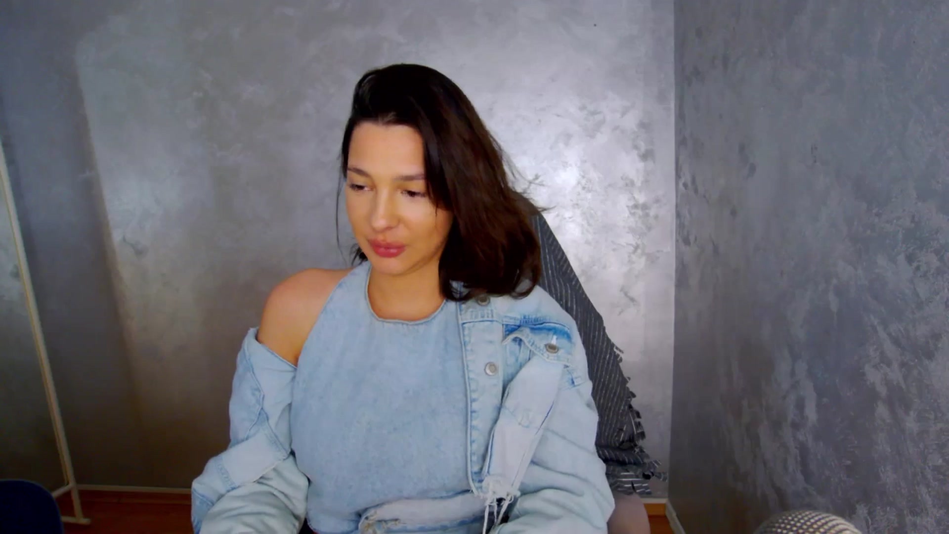 Gallery image thumbnail from meliiis_'s myfreecams stream on, 03/10/2026, 18:20 image 15 of 20