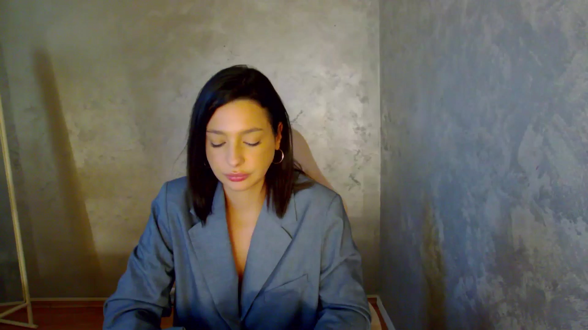 Gallery image thumbnail from meliiis_'s myfreecams stream on, 03/11/2026, 20:04 image 15 of 20