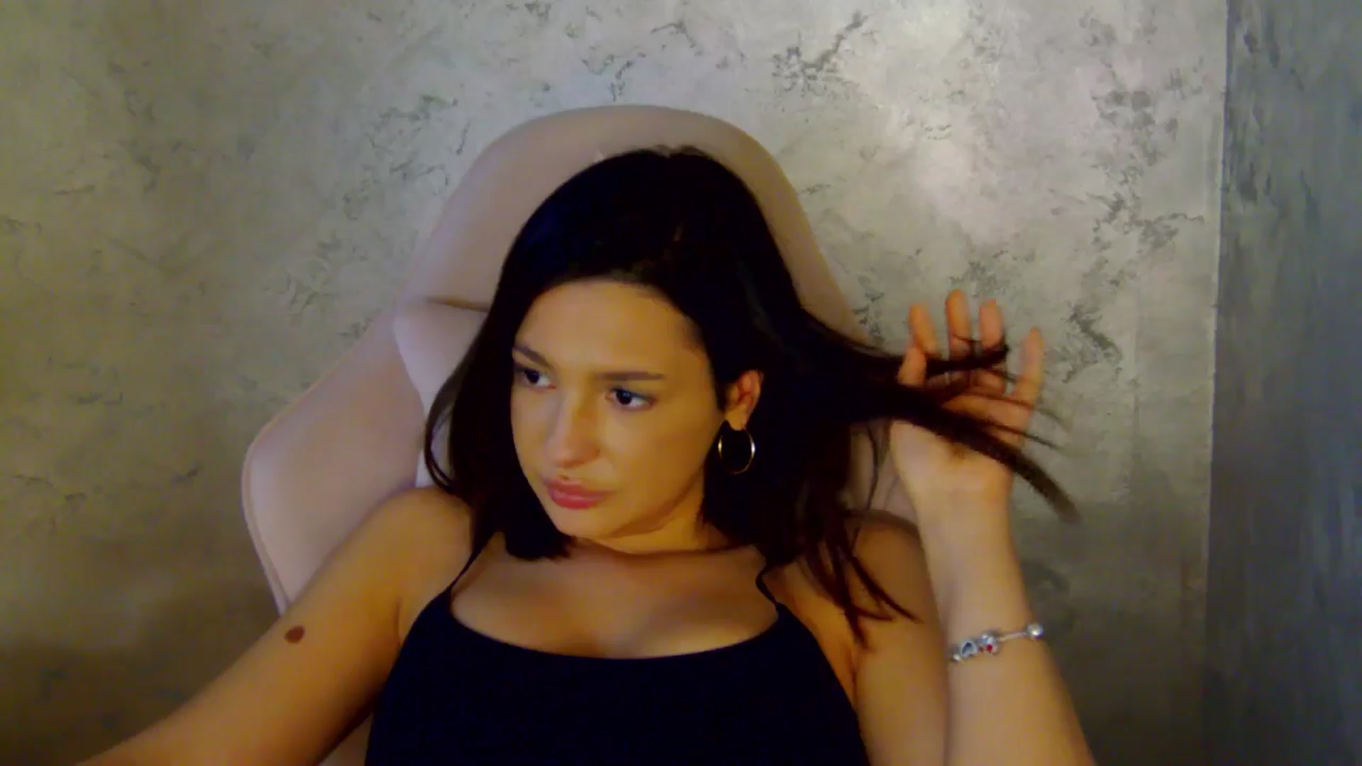 Gallery image thumbnail from meliiis_'s myfreecams stream on, 03/11/2026, 20:04 image 9 of 20