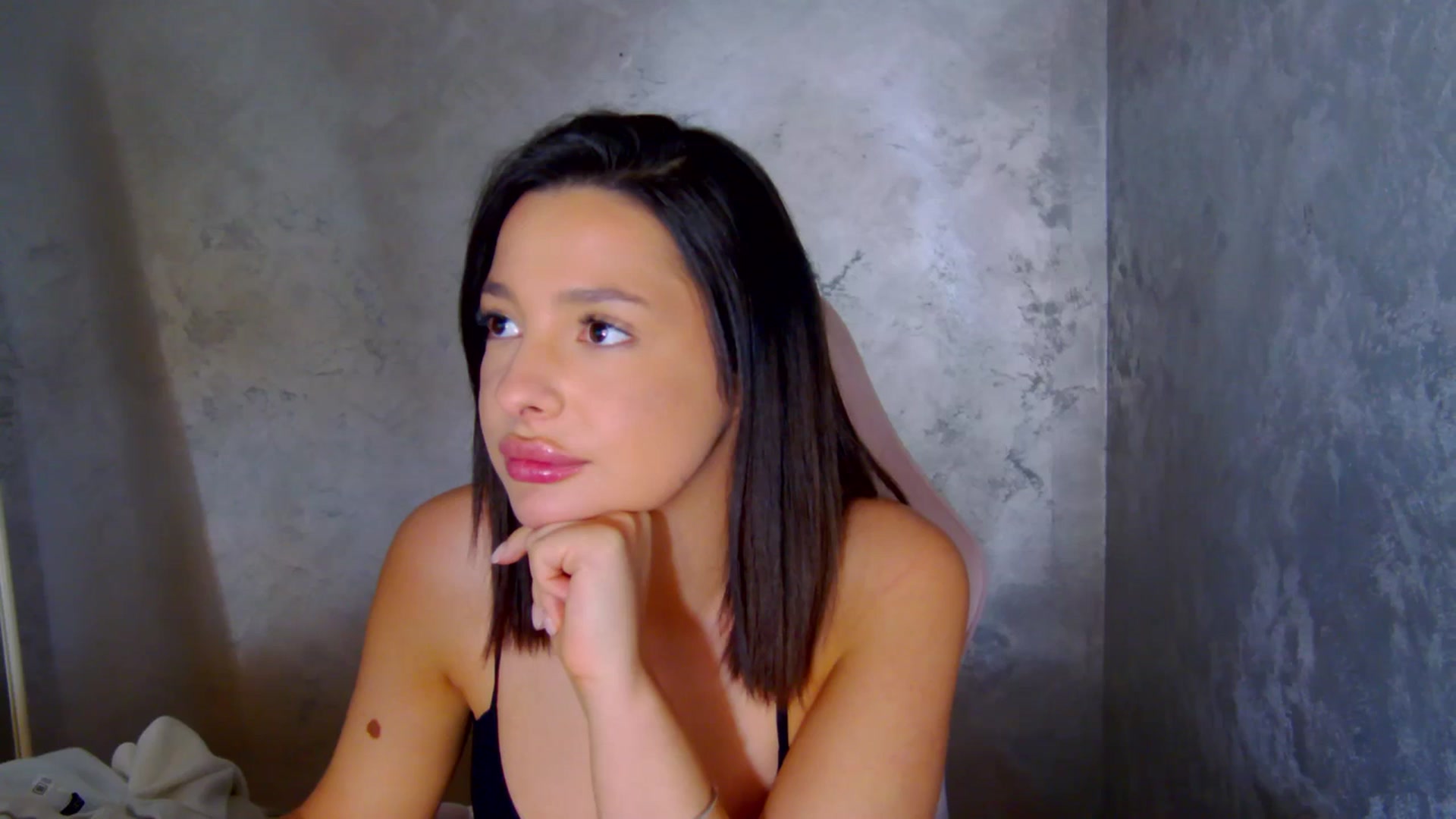 Gallery image thumbnail from meliiis_'s myfreecams stream on, 03/11/2026, 20:04 image 1 of 20