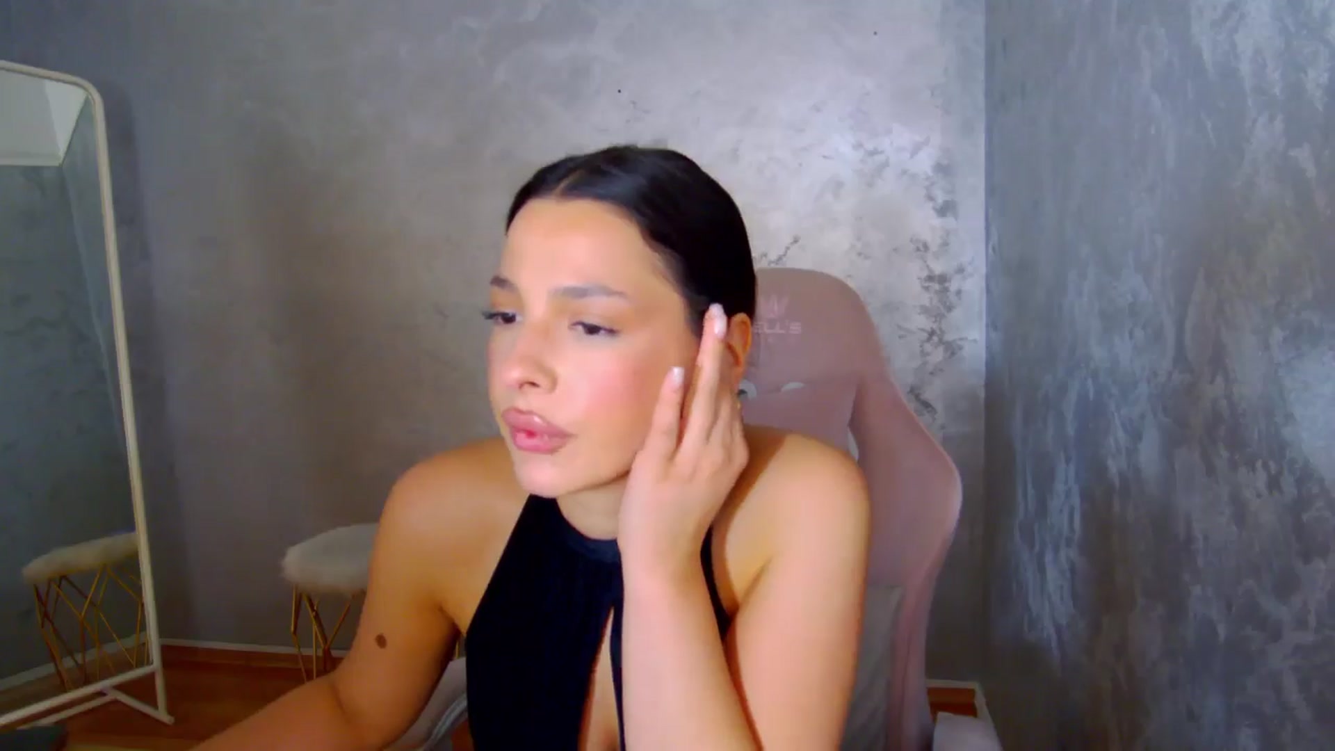 Gallery image thumbnail from meliiis_'s myfreecams stream on, 03/12/2026, 15:53 image 12 of 20