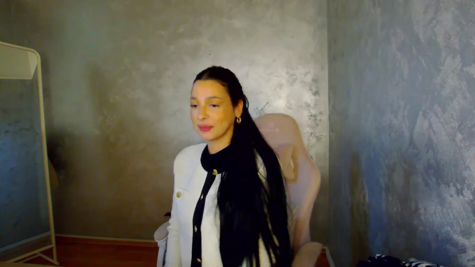 Gallery image thumbnail from meliiis_'s myfreecams stream on, 03/12/2026, 17:48 image 6 of 20