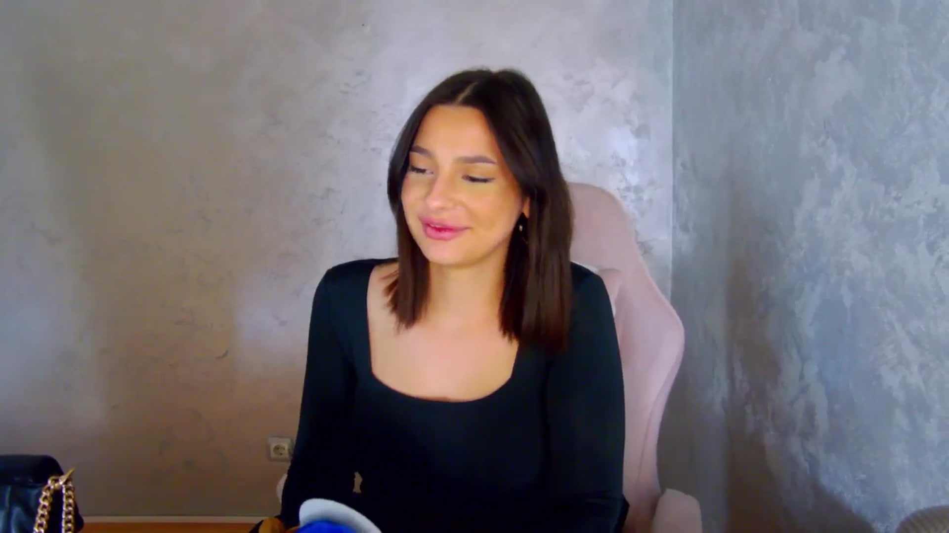 Gallery image thumbnail from meliiis_'s myfreecams stream on, 03/19/2026, 19:57 image 17 of 20